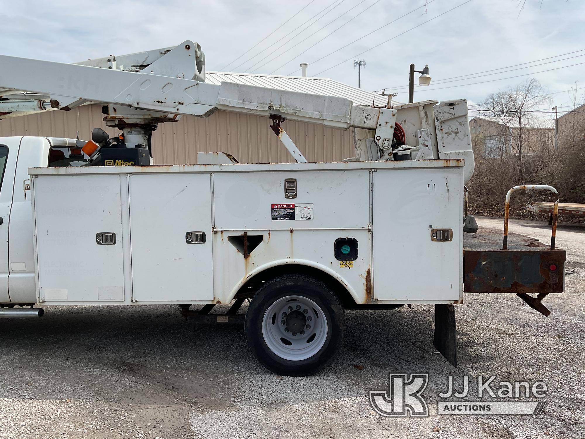 (Edwardsville, IL) Altec AT37G, Articulating & Telescopic Bucket Truck mounted behind cab on 2010 Do