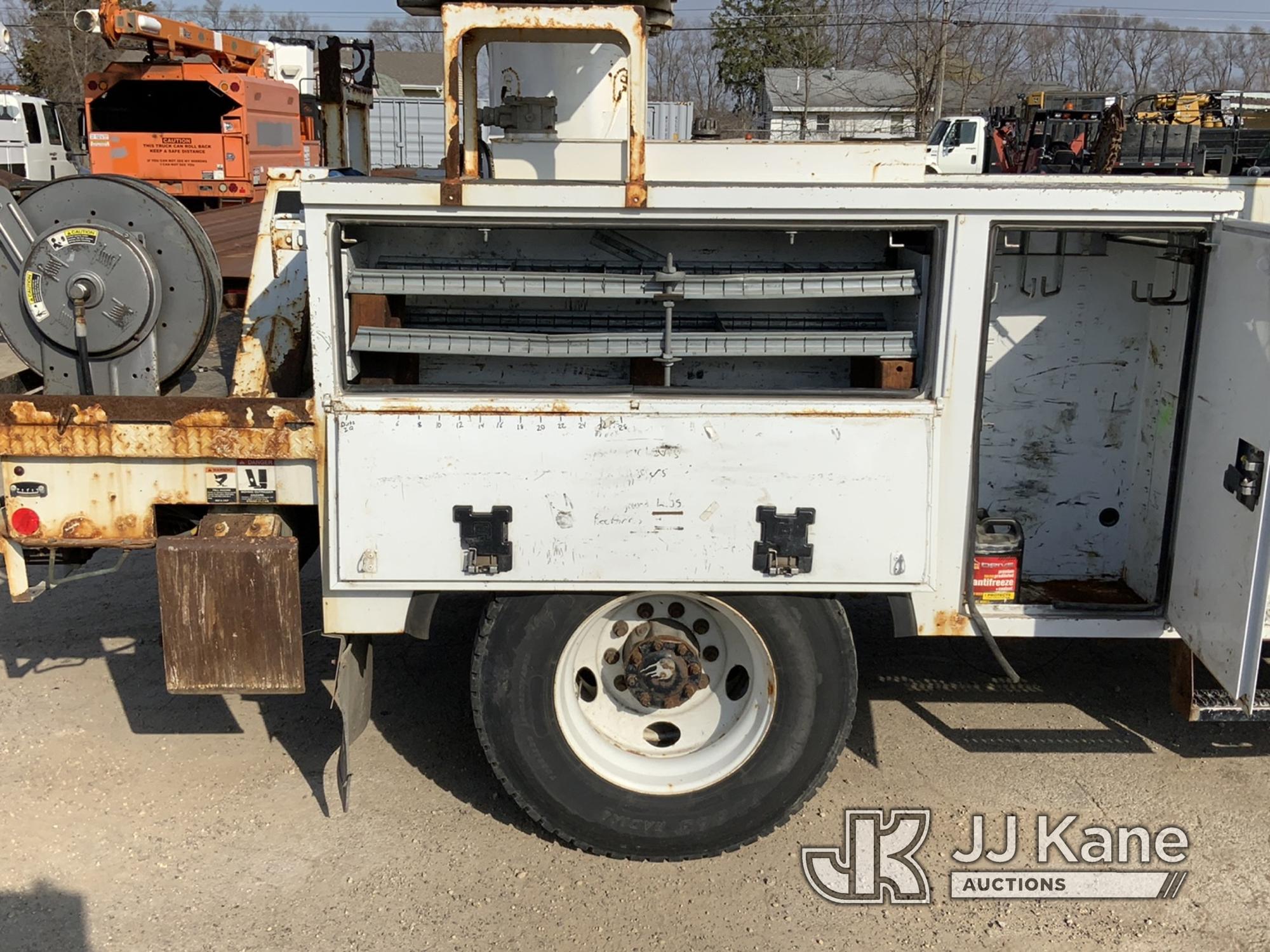 (South Beloit, IL) Altec DC47-TR, Digger Derrick rear mounted on 2017 Kenworth T370 Utility Truck Ru