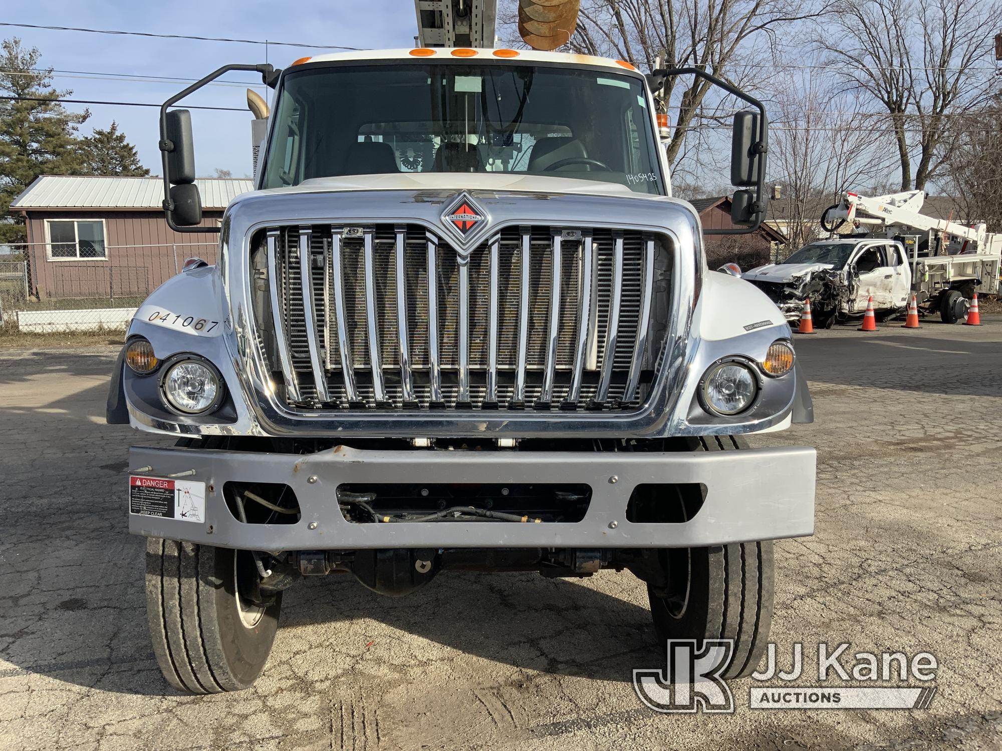 (South Beloit, IL) Altec DC47B-TR, Digger Derrick mounted on 2020 International HV507 4X4 Utility Tr