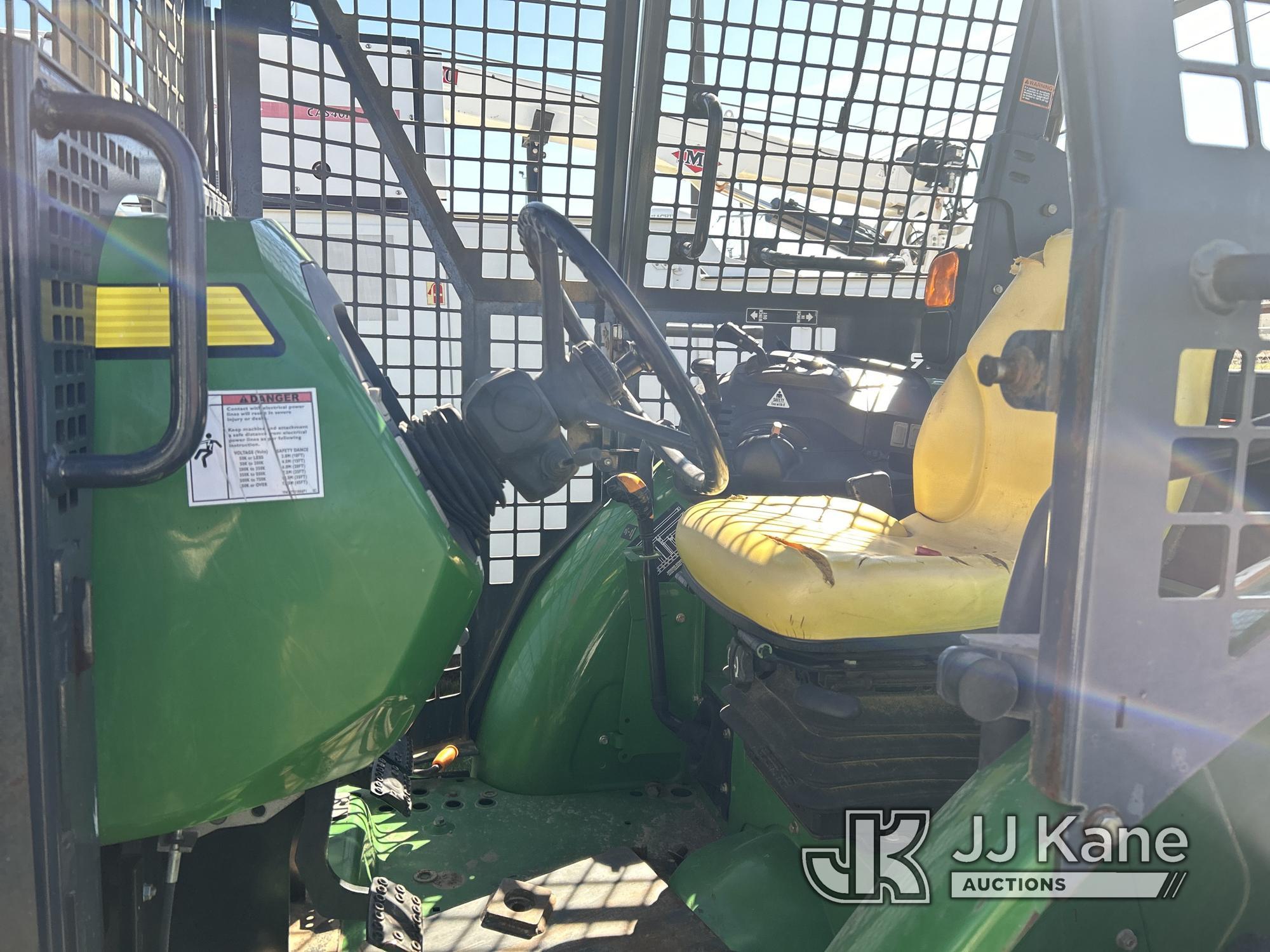 (Waxahachie, TX) 2013 John Deere 5100M Tractor Loader Not Running, Condition Unknown, Bad Transmissi