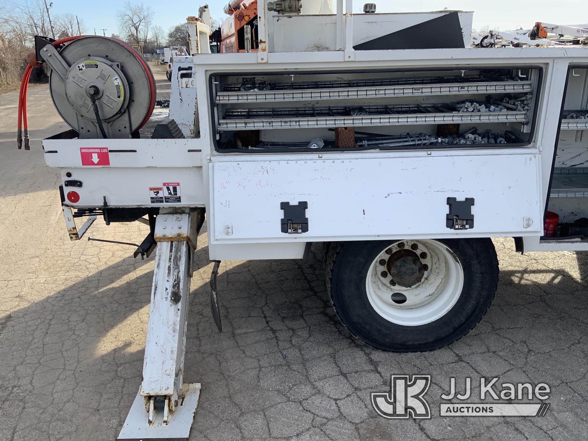 (South Beloit, IL) Altec DC47B-TR, Digger Derrick mounted on 2020 International HV507 4X4 Utility Tr