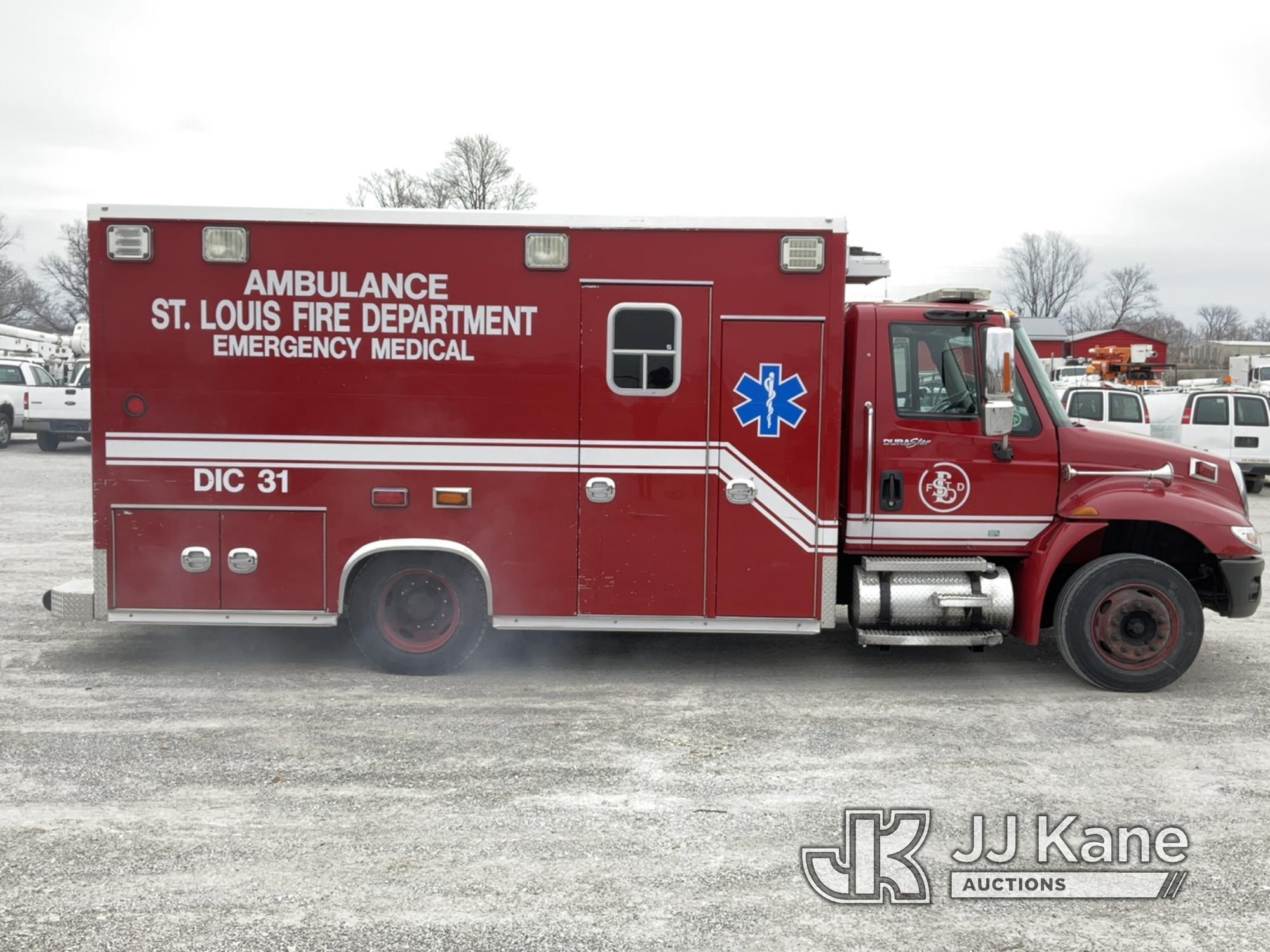 (Hawk Point, MO) 2010 International 4300 Ambulance Runs & Moves) (Jump To Start, Weak Batteries, Smo