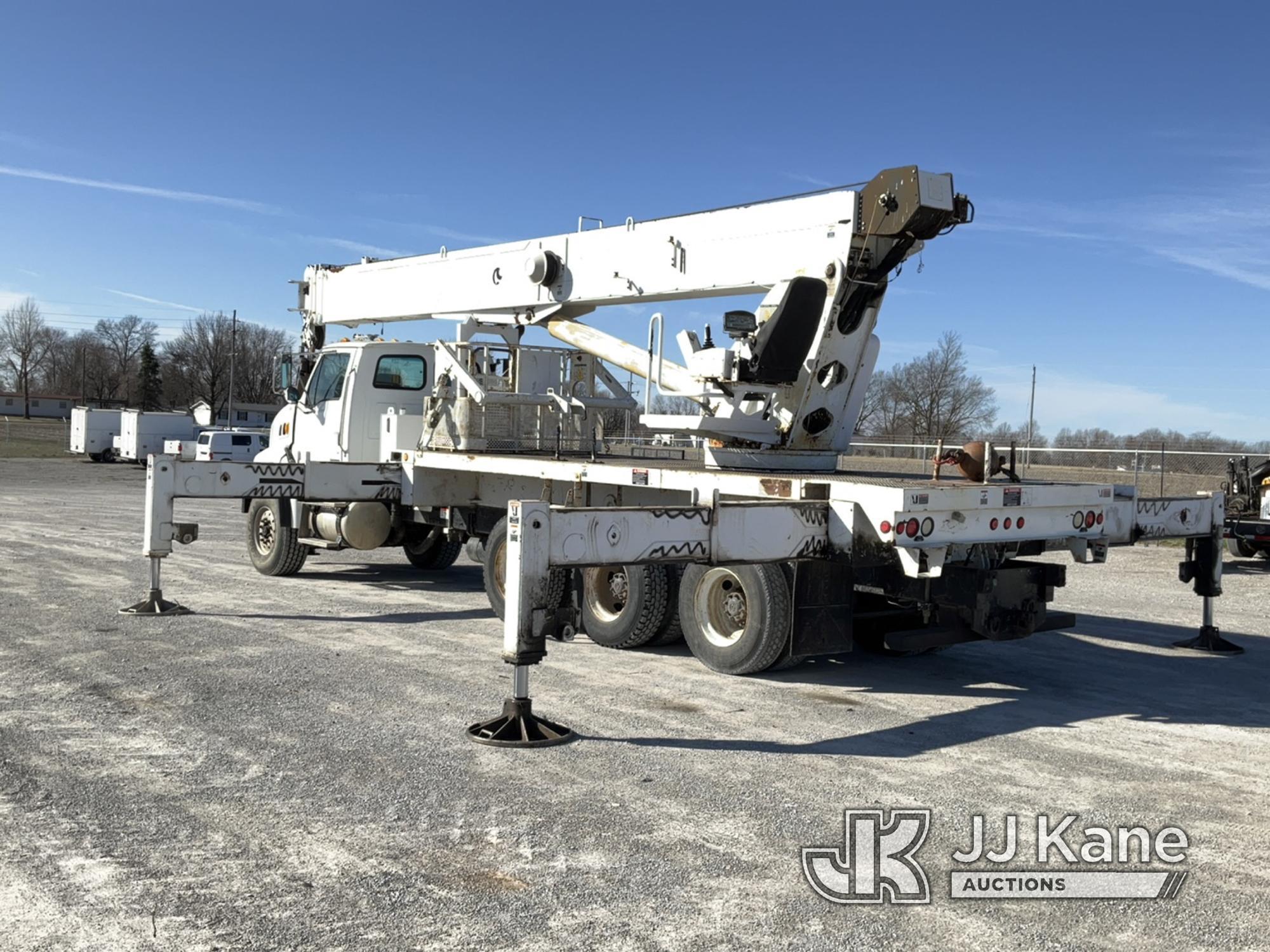 (Hawk Point, MO) Altec AC35-127S, 35 Ton, Hydraulic Truck Crane rear mounted on 2005 Sterling LT9500