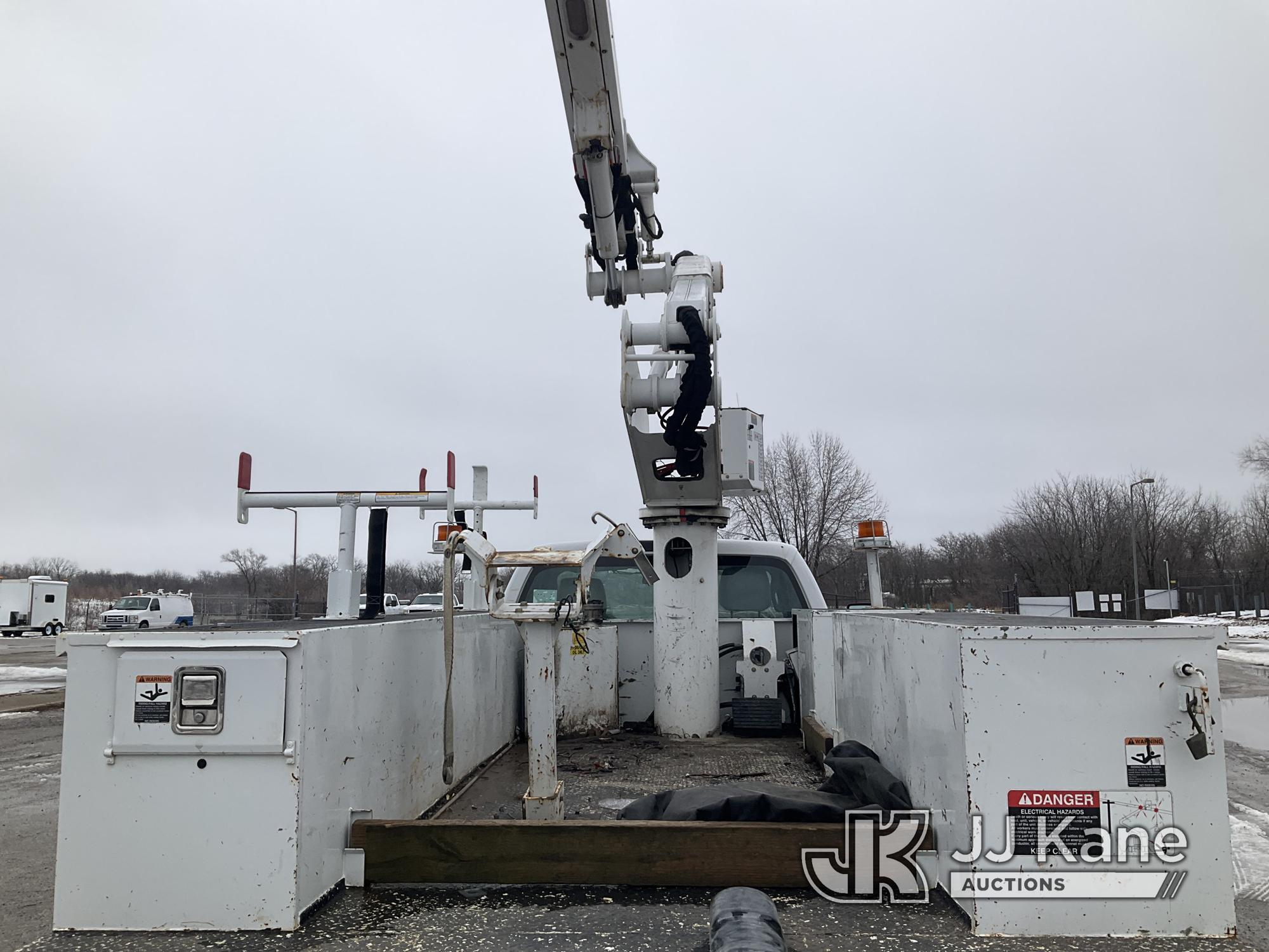 (Kansas City, MO) Altec AT40-MH, Articulating & Telescopic Material Handling Bucket Truck mounted be