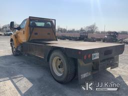 (Hawk Point, MO) 2013 Ford F750 Flatbed Truck Runs & Moves) (Check Engine Light On, Missing Headligh