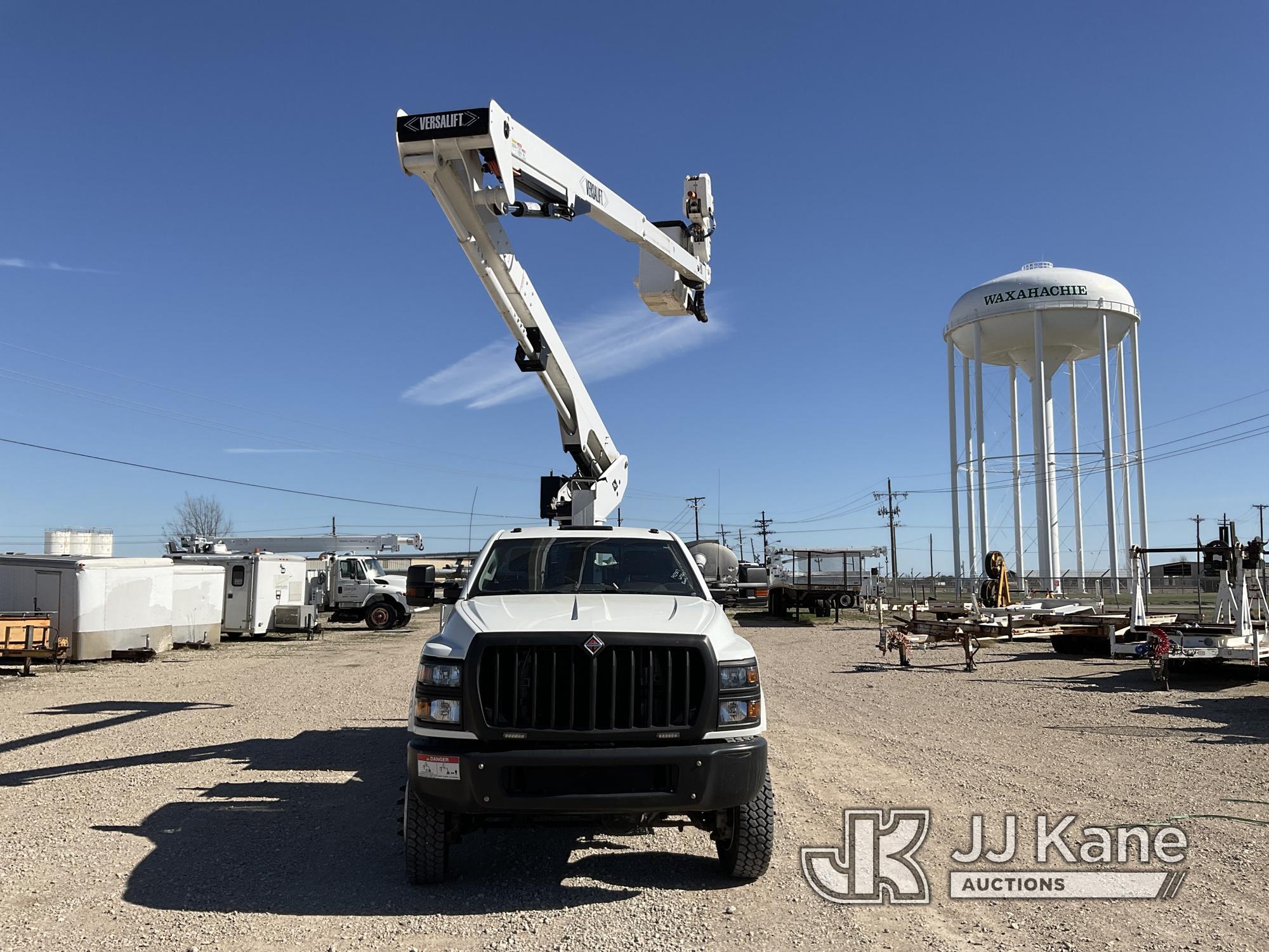 (Waxahachie, TX) Versalift VST-52I, Articulating & Telescopic Material Handling Bucket Truck center