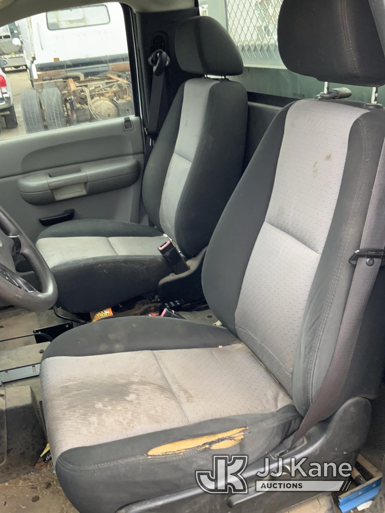 (South Beloit, IL) 2007 GMC Sierra 2500HD 4x4 Service Truck Not Running, Condition Unknown, Has Powe