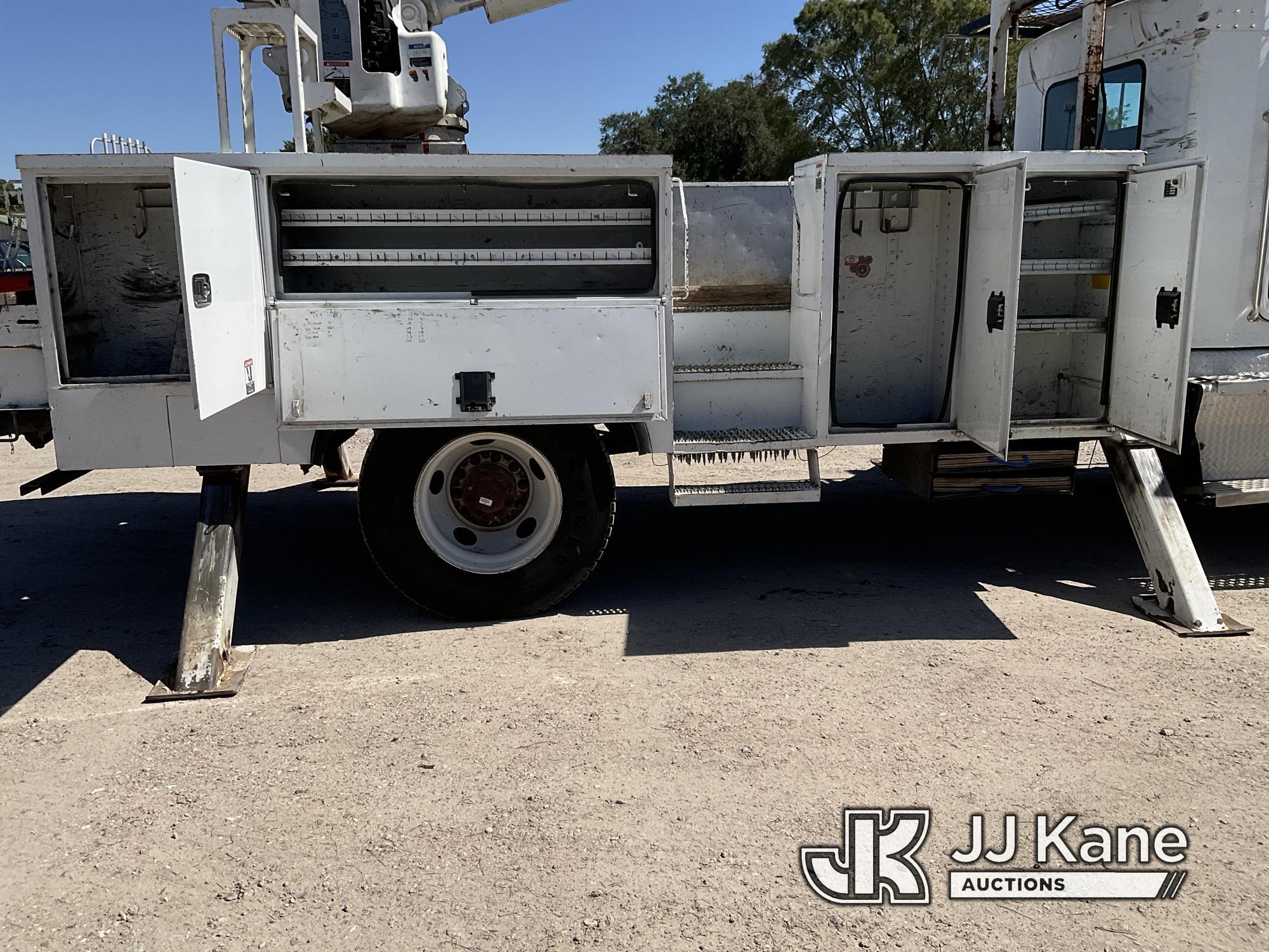 (San Antonio, TX) Altec AA55-MH, Material Handling Bucket Truck rear mounted on 2014 Kenworth T370 U