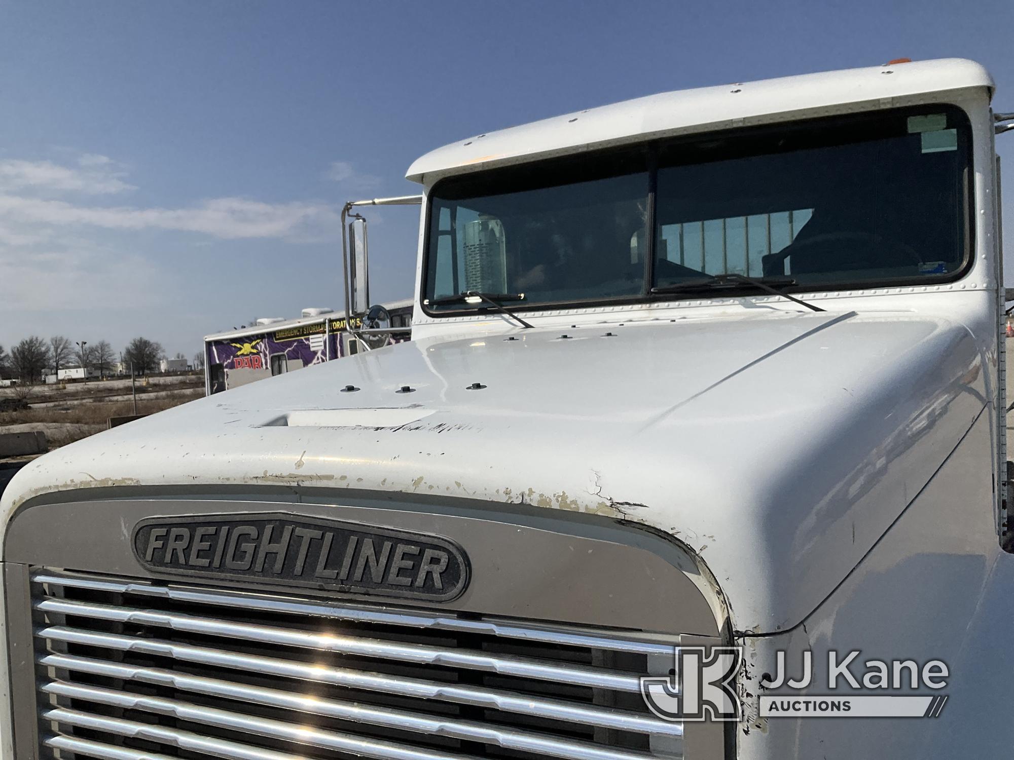 (Kansas City, MO) 2001 Freightliner FLD120 T/A Truck Tractor Runs & Moves