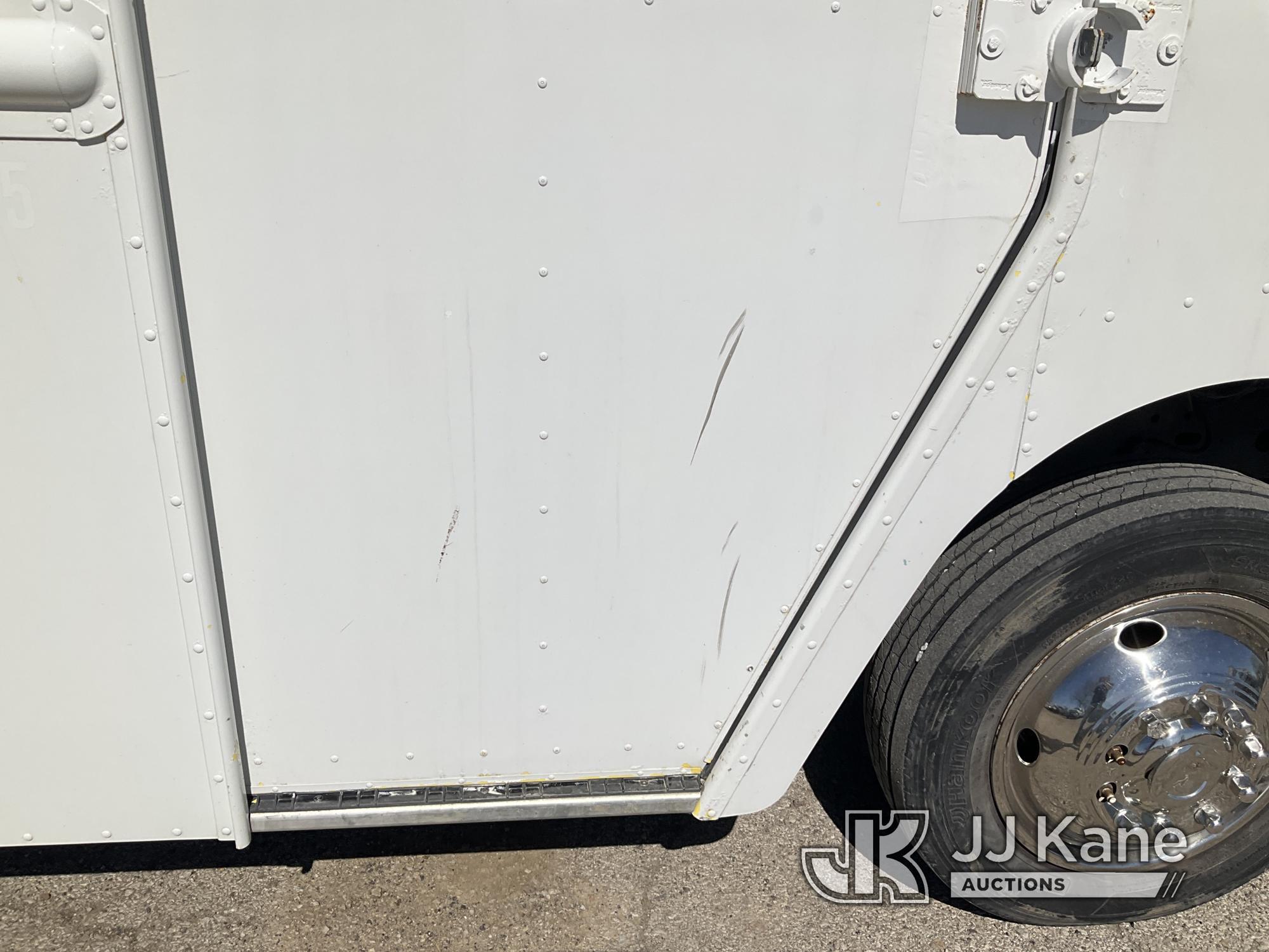 (Kansas City, MO) 2013 Ford F59 Step Van Runs & Moves)(Check Engine Light On