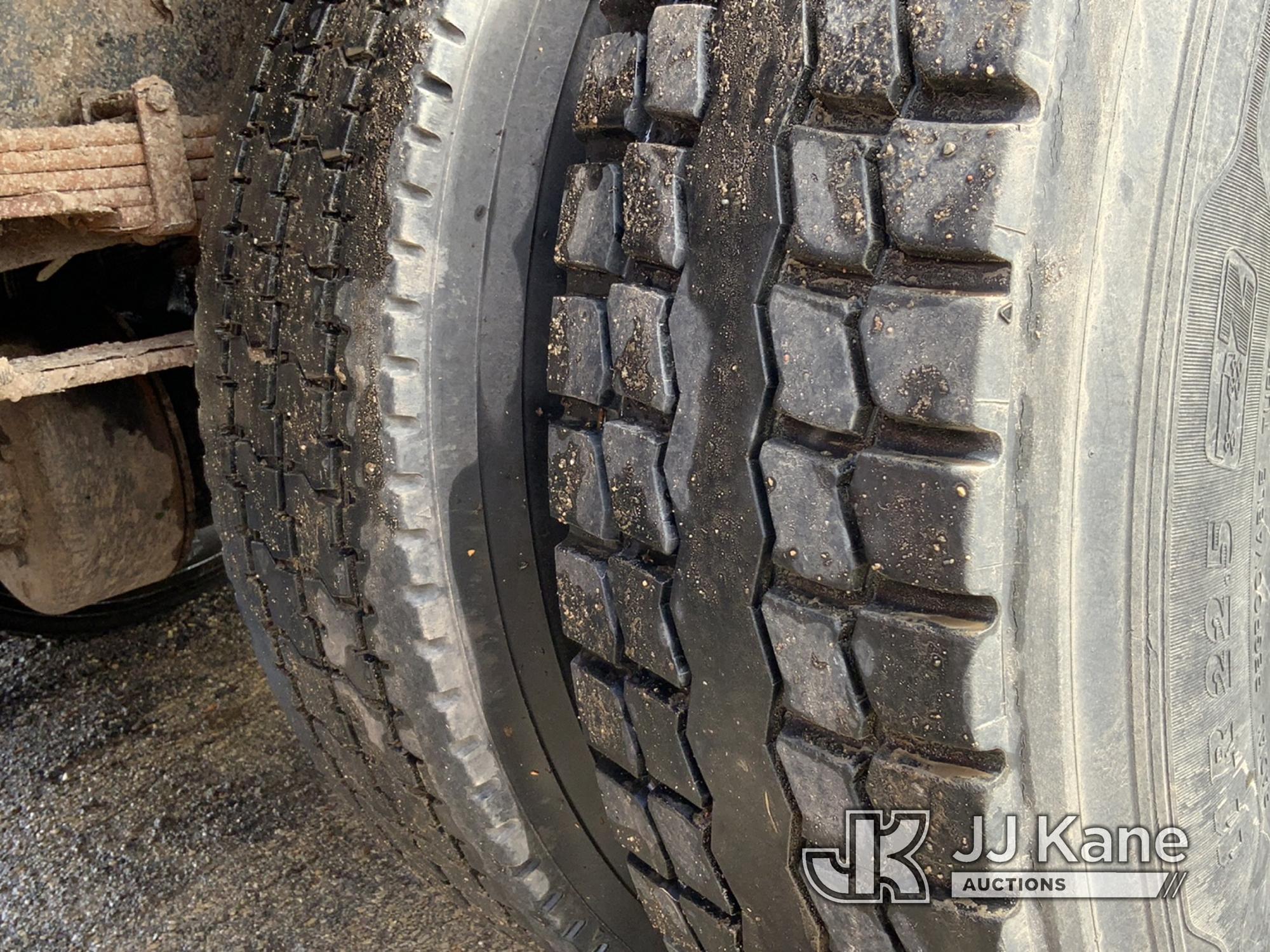 (Neenah, WI) Altec LR760E70, Over-Center Elevator Bucket mounted behind cab on 2013 Ford F750 Chippe