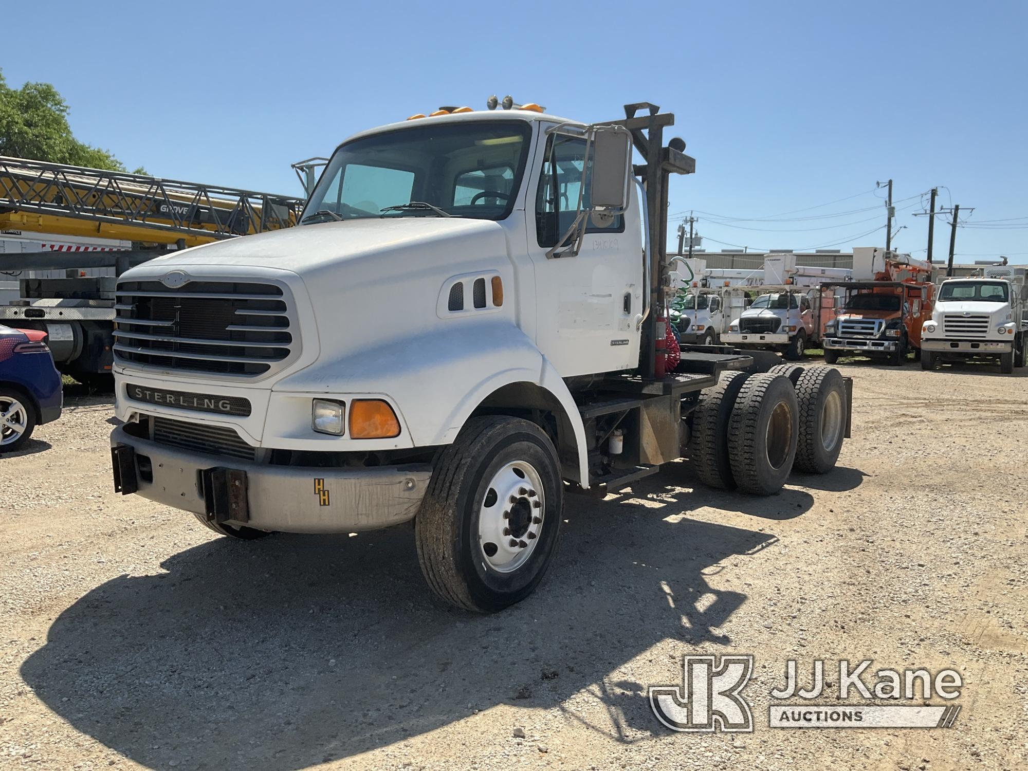 (San Antonio, TX) 2003 Sterling LT9500 Truck Tractor Runs & Moves)(Jump to Start