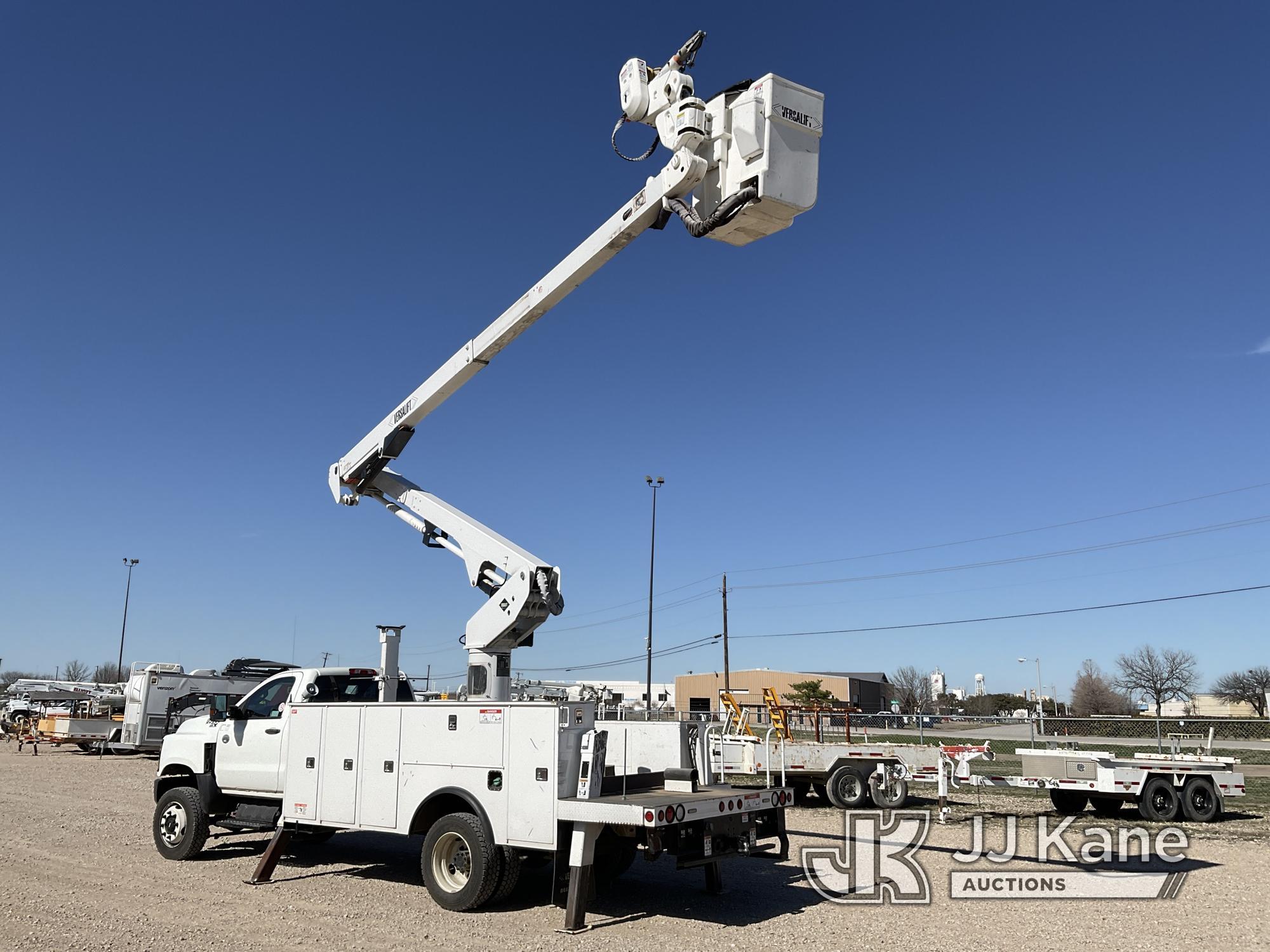 (Waxahachie, TX) Versalift VST-52I, Articulating & Telescopic Material Handling Bucket Truck center