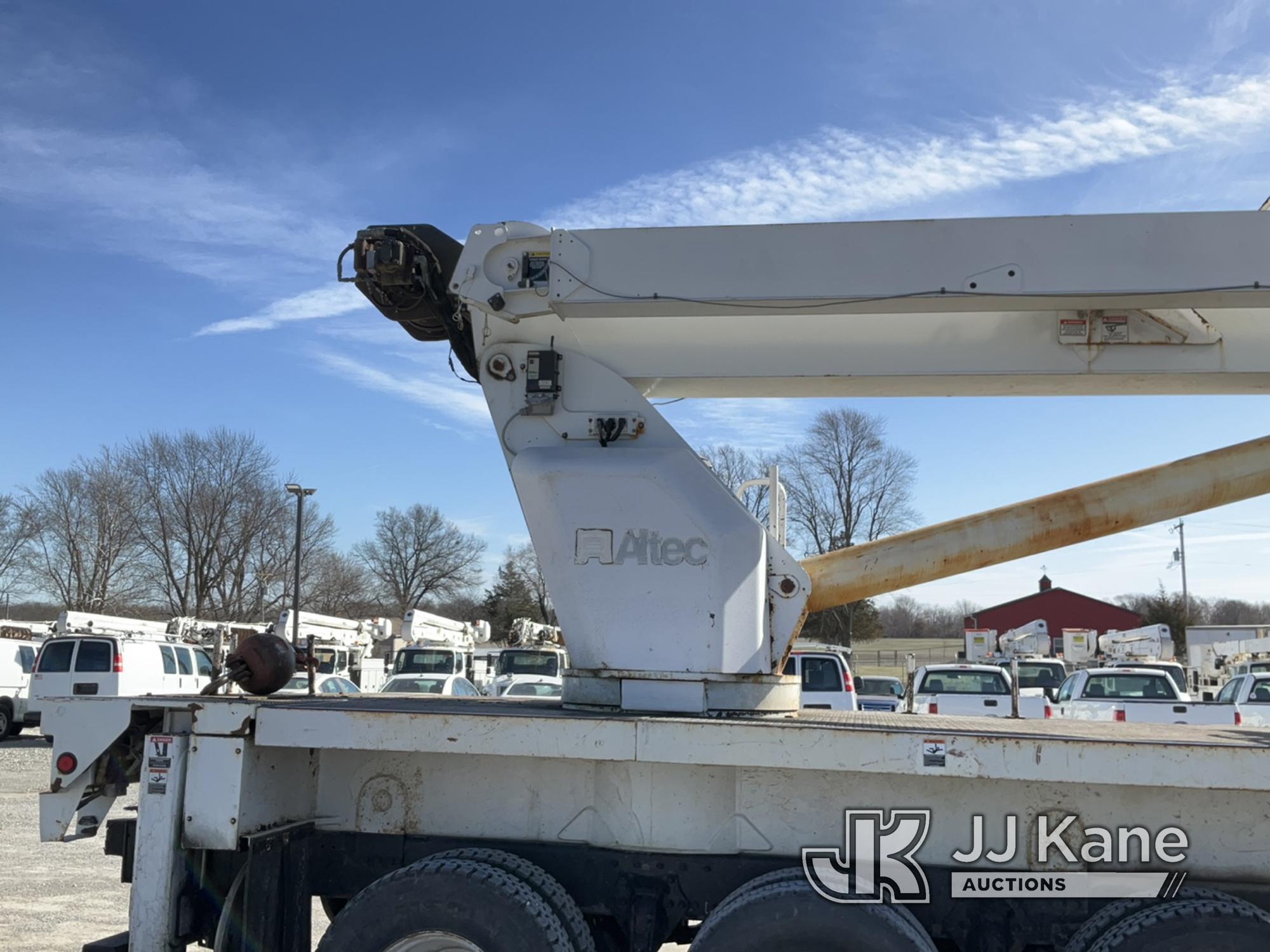 (Hawk Point, MO) Altec AC35-127S, 35 Ton, Hydraulic Truck Crane rear mounted on 2005 Sterling LT9500