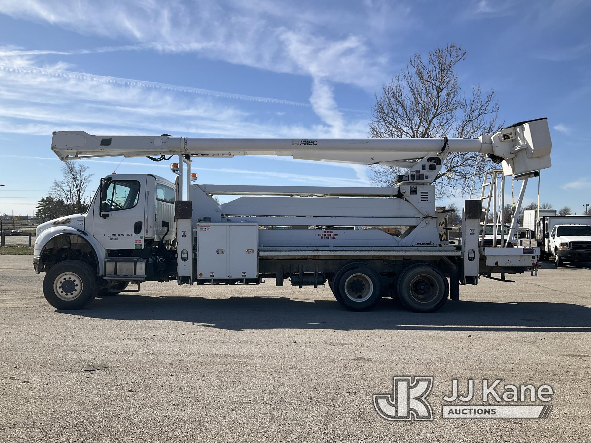 (Kansas City, MO) Altec AM900-E100, Double-Elevator Bucket Truck rear mounted on 2014 Freightliner M