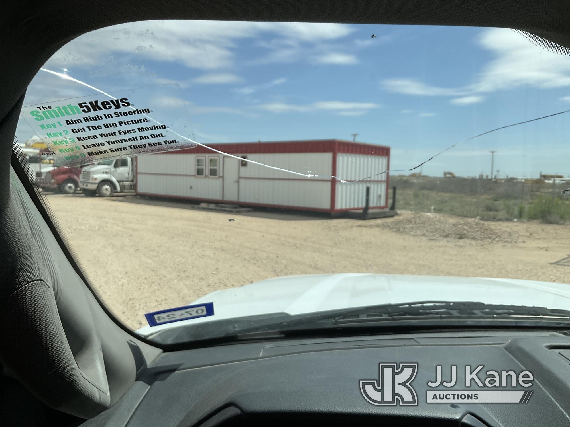 (Odessa, TX) 2021 Ford F250 4x4 Extended-Cab Service Truck Runs & Moves) (Cracked Windshield
