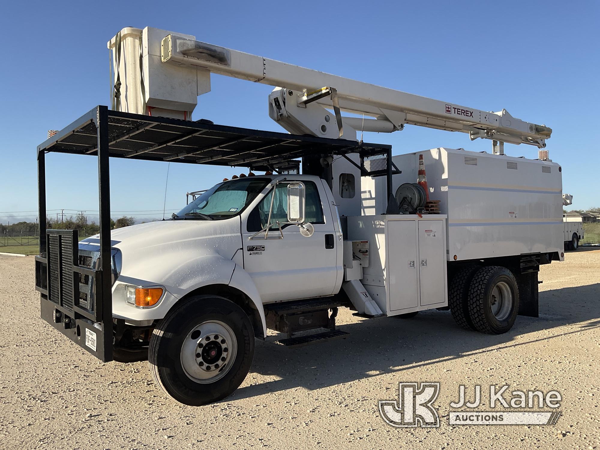 (Fredericksburg, TX) HiRanger XT55, Over-Center Bucket Truck mounted behind cab on 2007 Ford F750 Ch