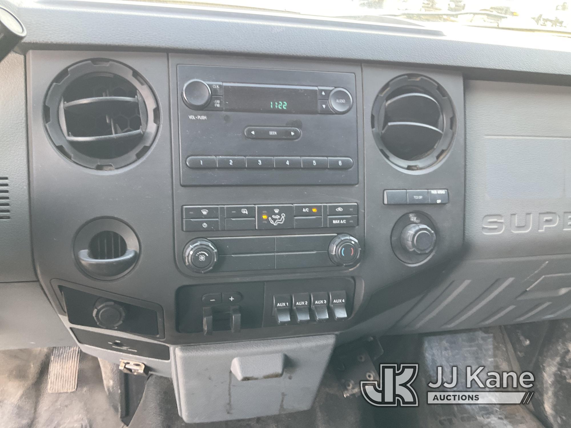(Waxahachie, TX) 2016 Ford F550 URD/Flatbed Truck Runs & Moves) (Check Engine Light On, Exhaust Limi
