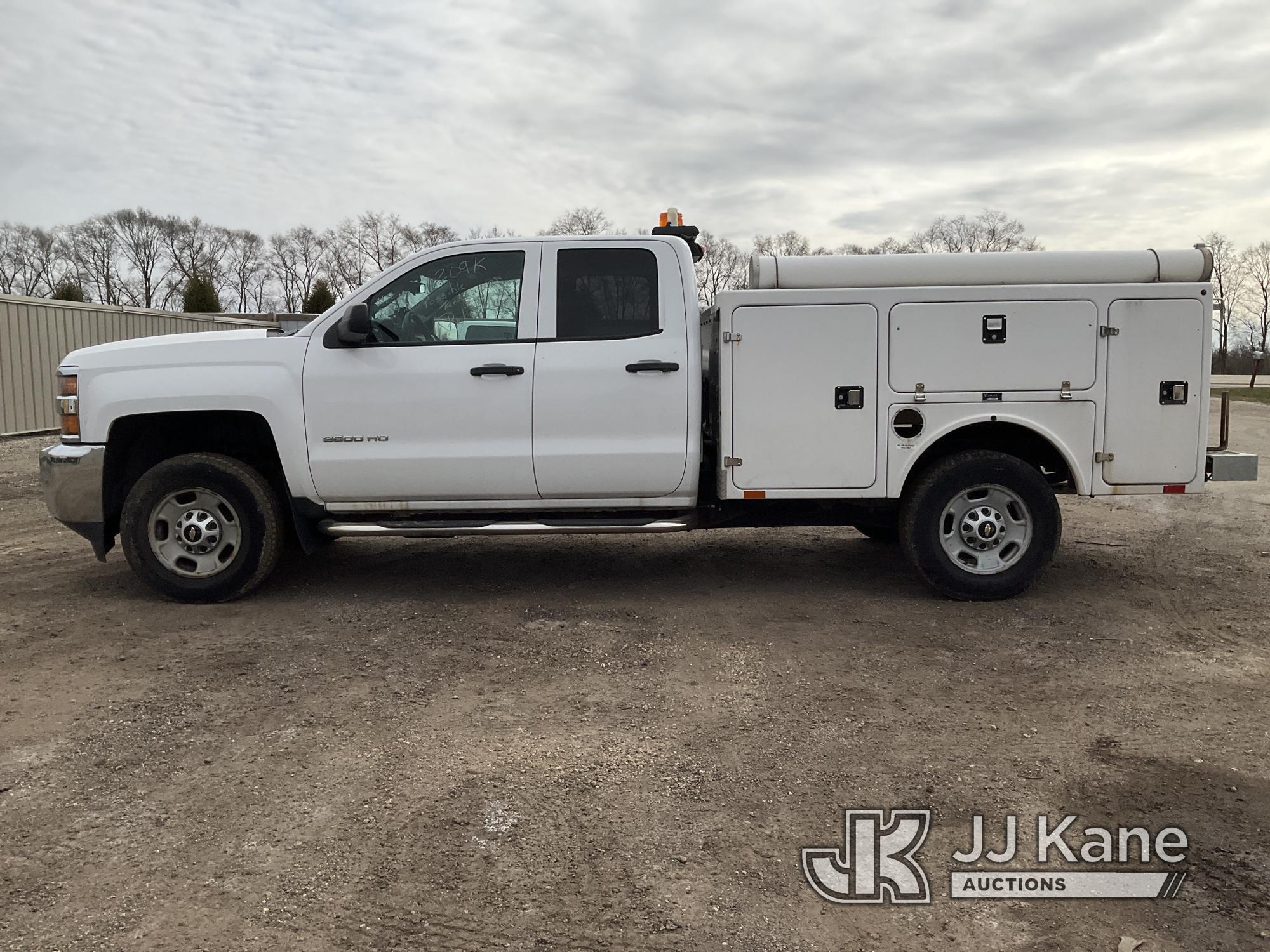 (South Beloit, IL) 2015 Chevrolet Silverado 2500HD Extended-Cab Service Truck Runs & Moves) (Intermi