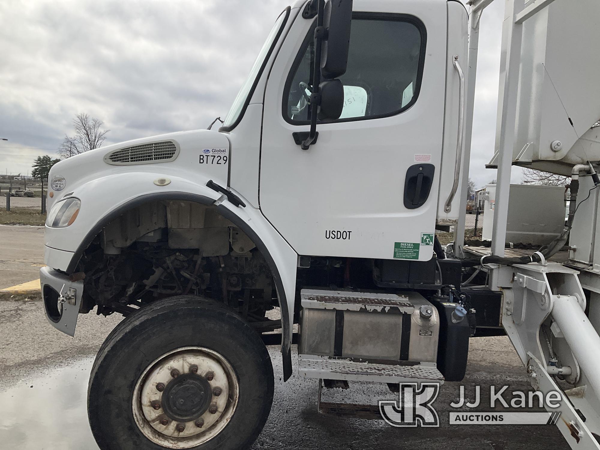 (Kansas City, MO) Altec AM900-E100, Double-Elevator Bucket Truck rear mounted on 2014 Freightliner M