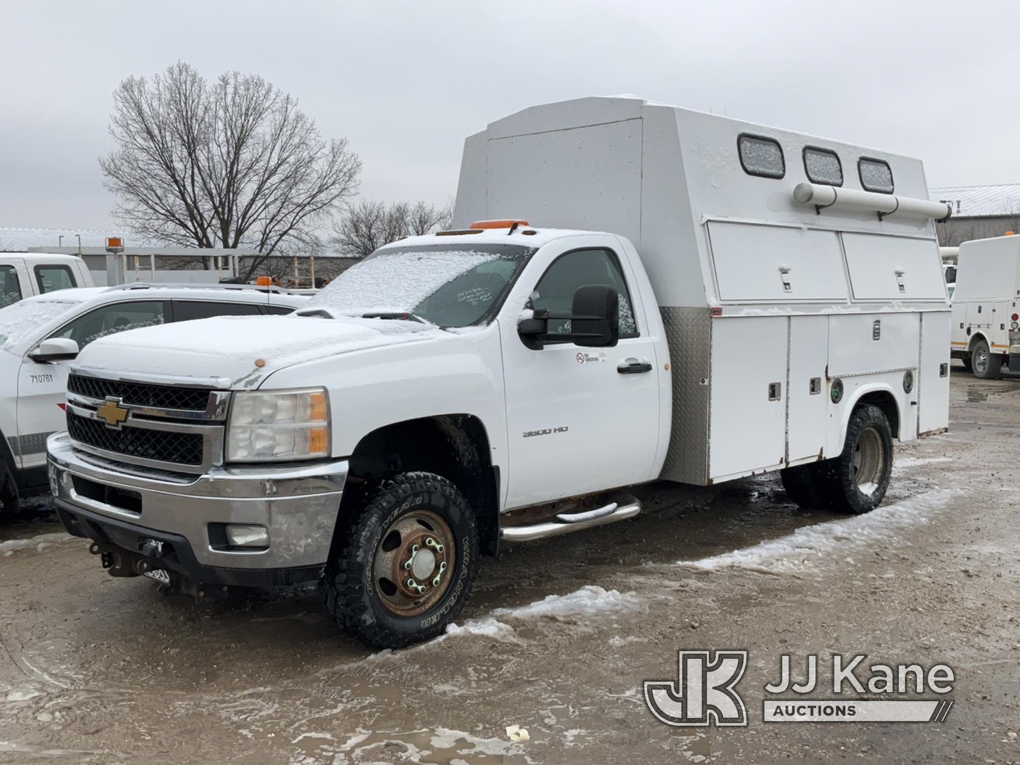 (Des Moines, IA) 2012 Chevrolet Silverado 3500HD 4x4 Enclosed High-Top Service Truck Not Running, Po