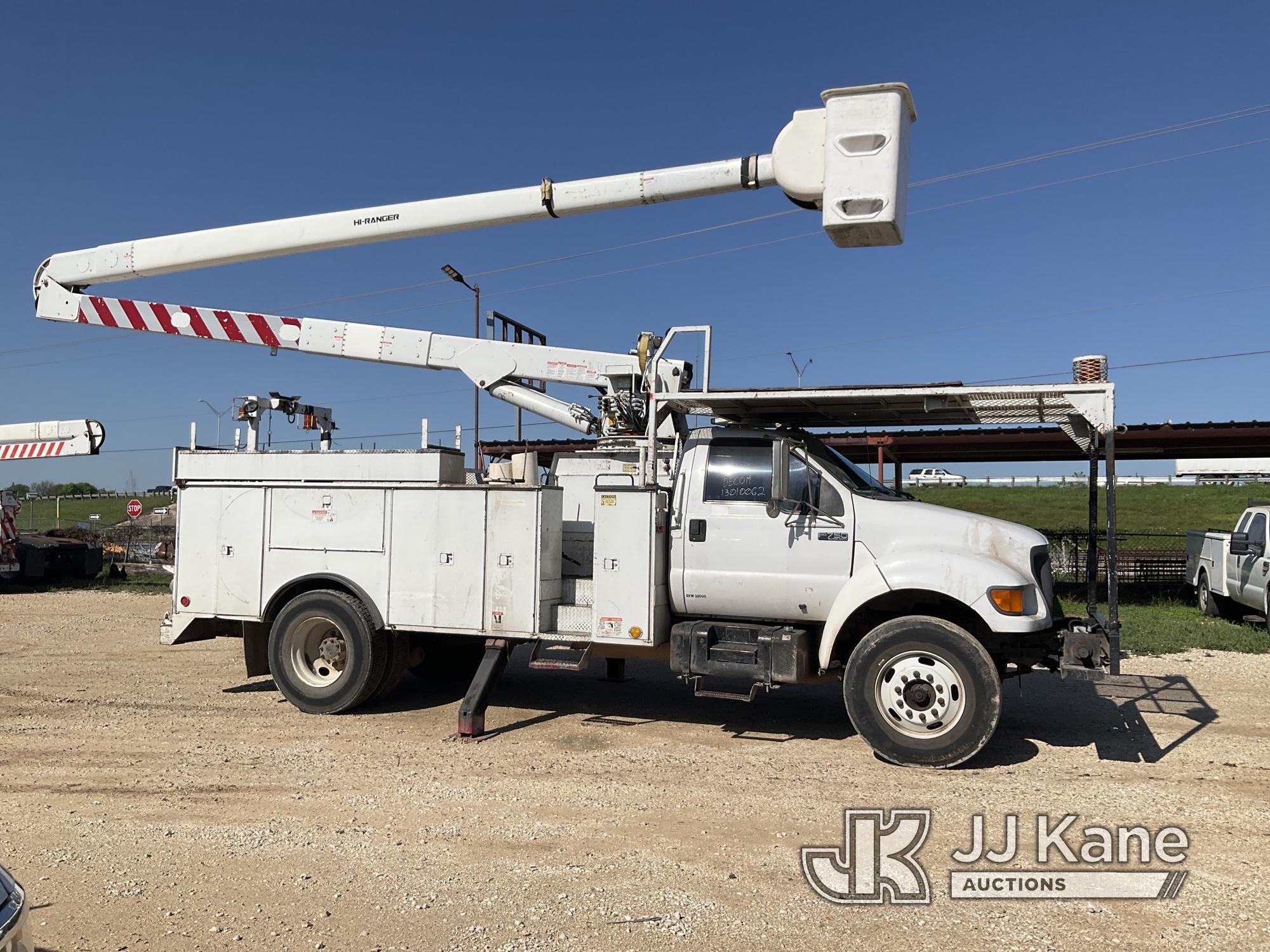 (San Antonio, TX) HiRanger 5FC-55, Bucket Truck mounted behind cab on 2002 Ford F750 Utility Truck R