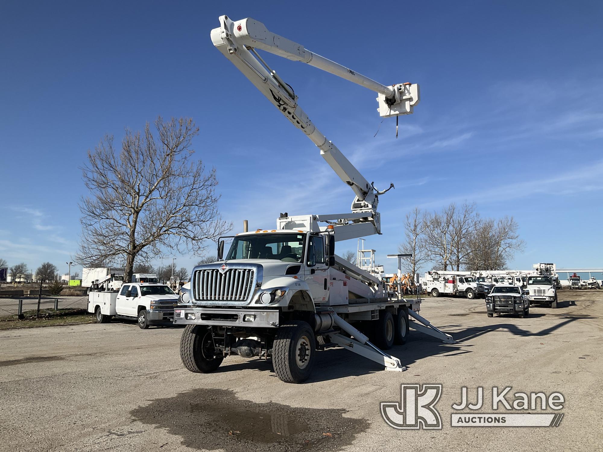 (Kansas City, MO) Altec AM900-E100, Double-Elevator Bucket Truck rear mounted on 2011 International