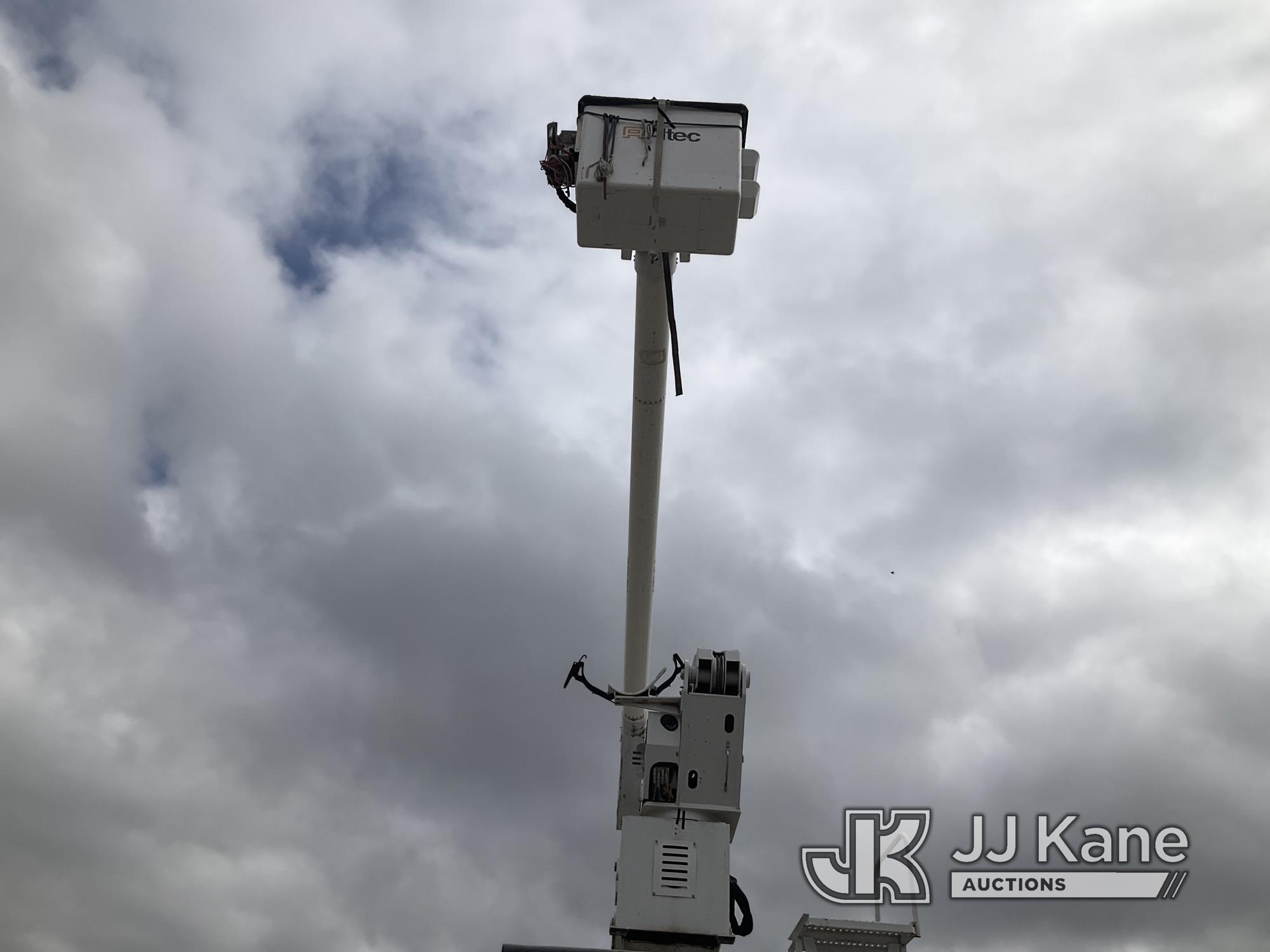 (Kansas City, MO) Altec AM900-E100, Double-Elevator Bucket Truck rear mounted on 2014 Freightliner M