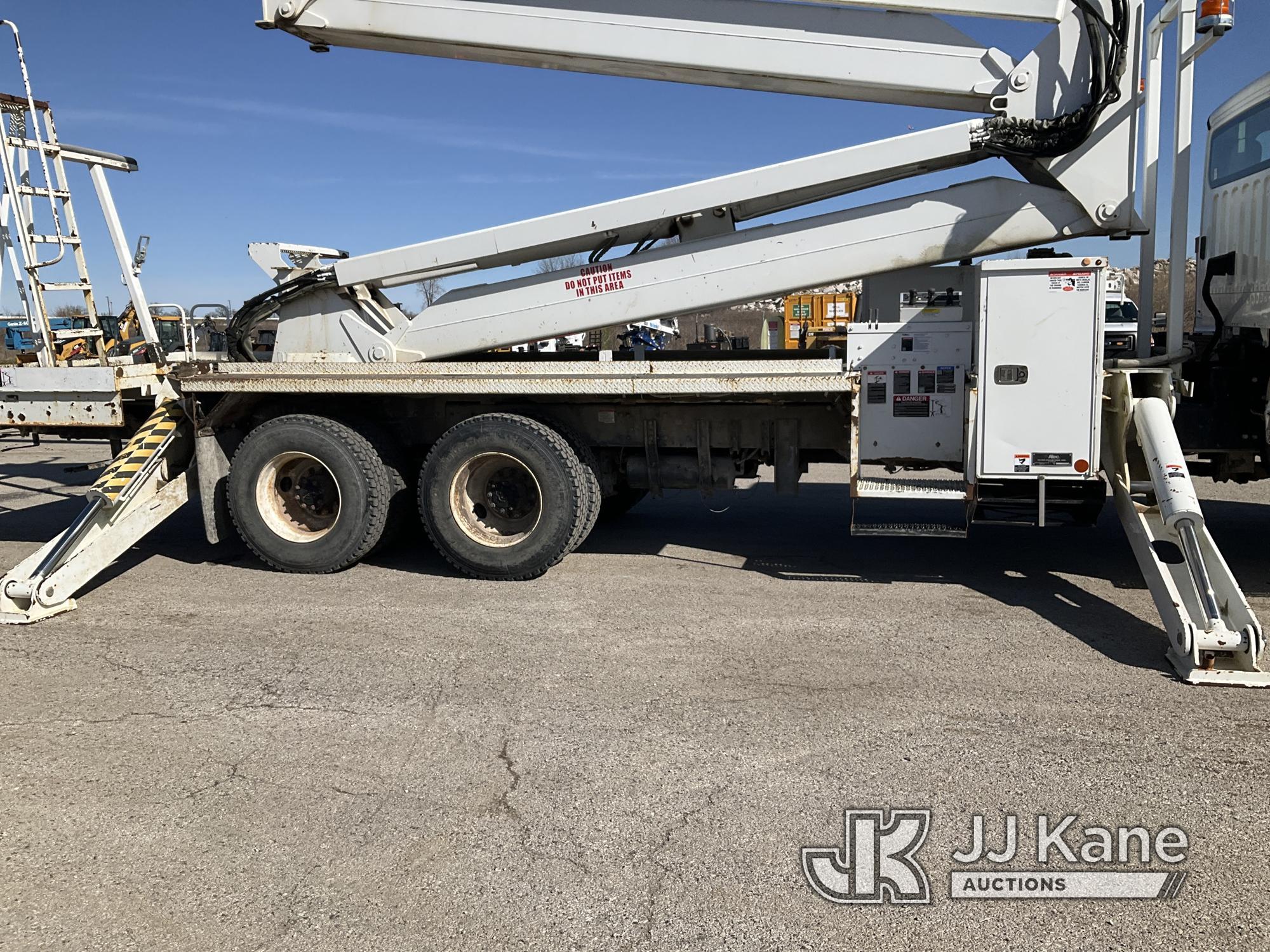 (Kansas City, MO) Altec AM900-E100, Double-Elevator Bucket Truck rear mounted on 2014 Freightliner M