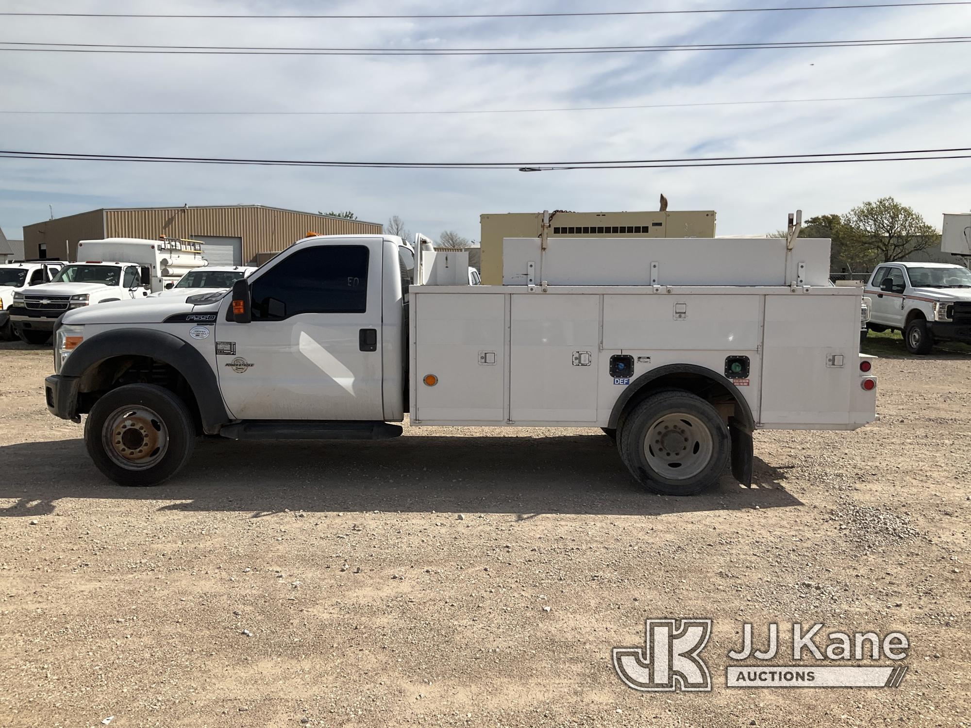 (Waxahachie, TX) 2016 Ford F550 URD/Flatbed Truck Runs & Moves) (Check Engine Light On, Exhaust Limi