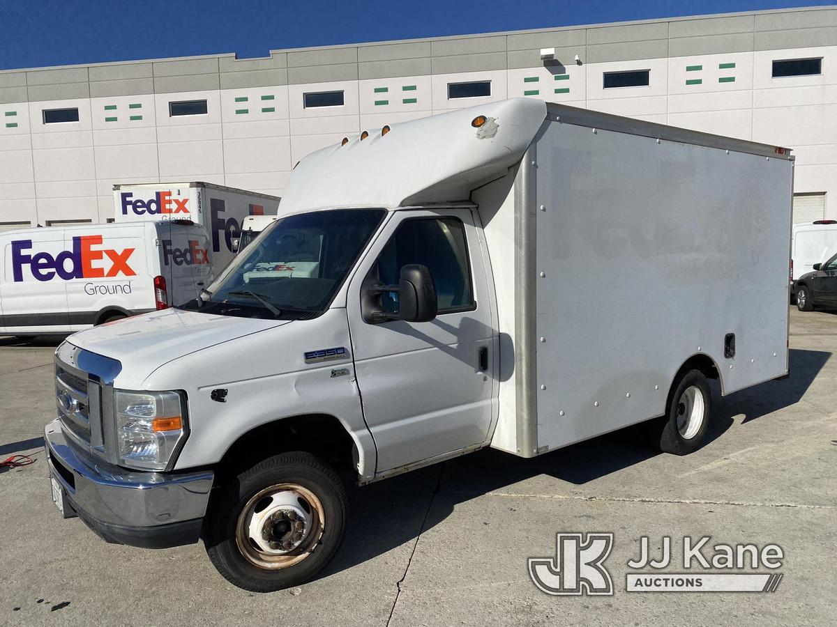 (Bedford Park, IL) 2011 Ford E350 Cutaway Enclosed Service Van Runs, Moves.  ABS Light.  Rear Passen