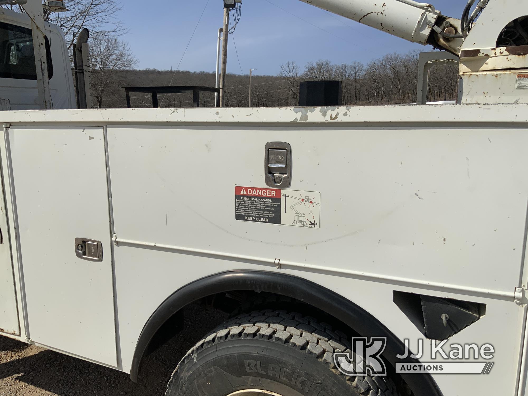 (Henryetta, OK) Altec AA755-MH, Material Handling Bucket Truck rear mounted on 2012 International 73