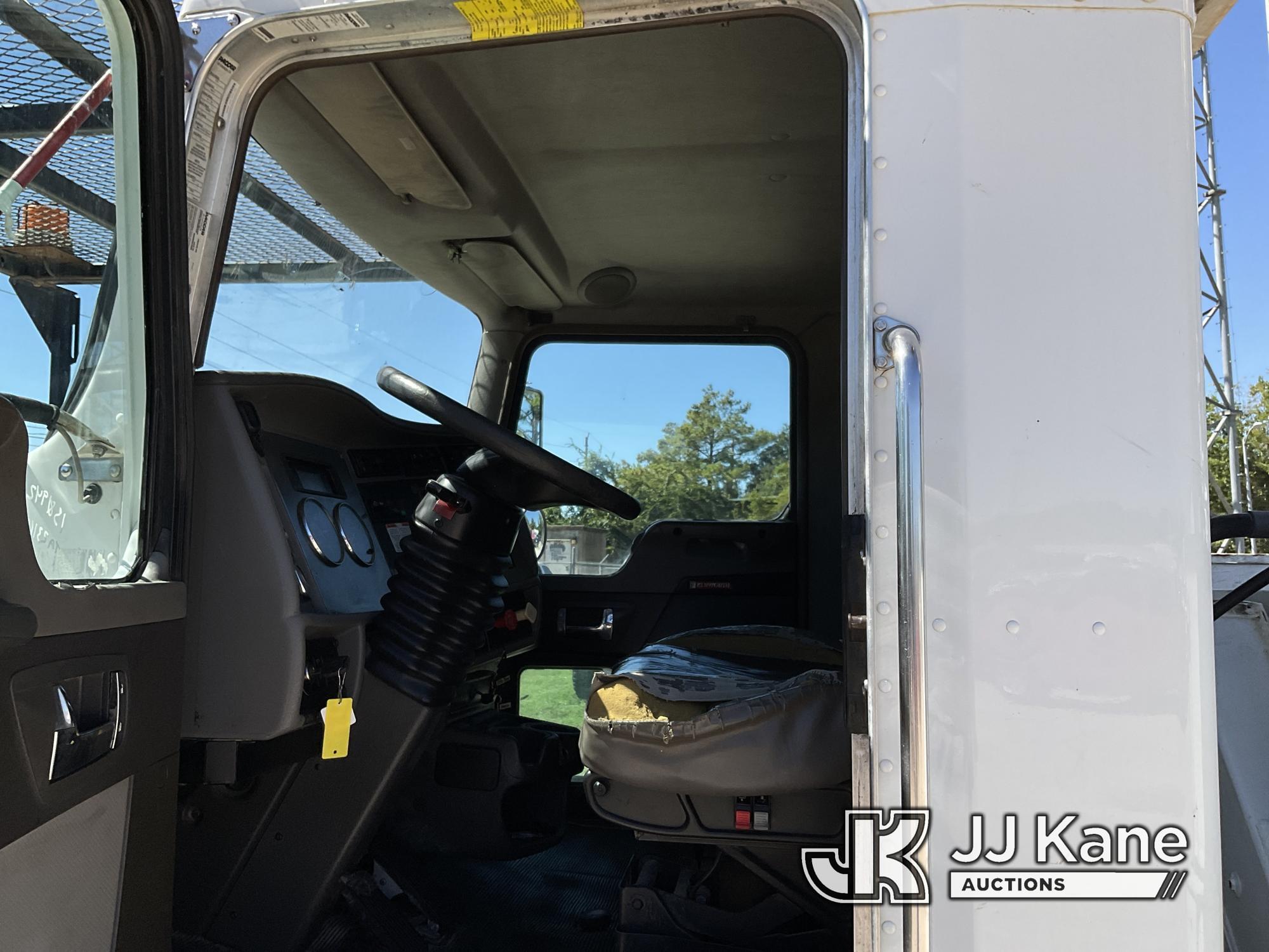 (San Antonio, TX) Altec AA55-MH, Material Handling Bucket Truck rear mounted on 2014 Kenworth T370 U