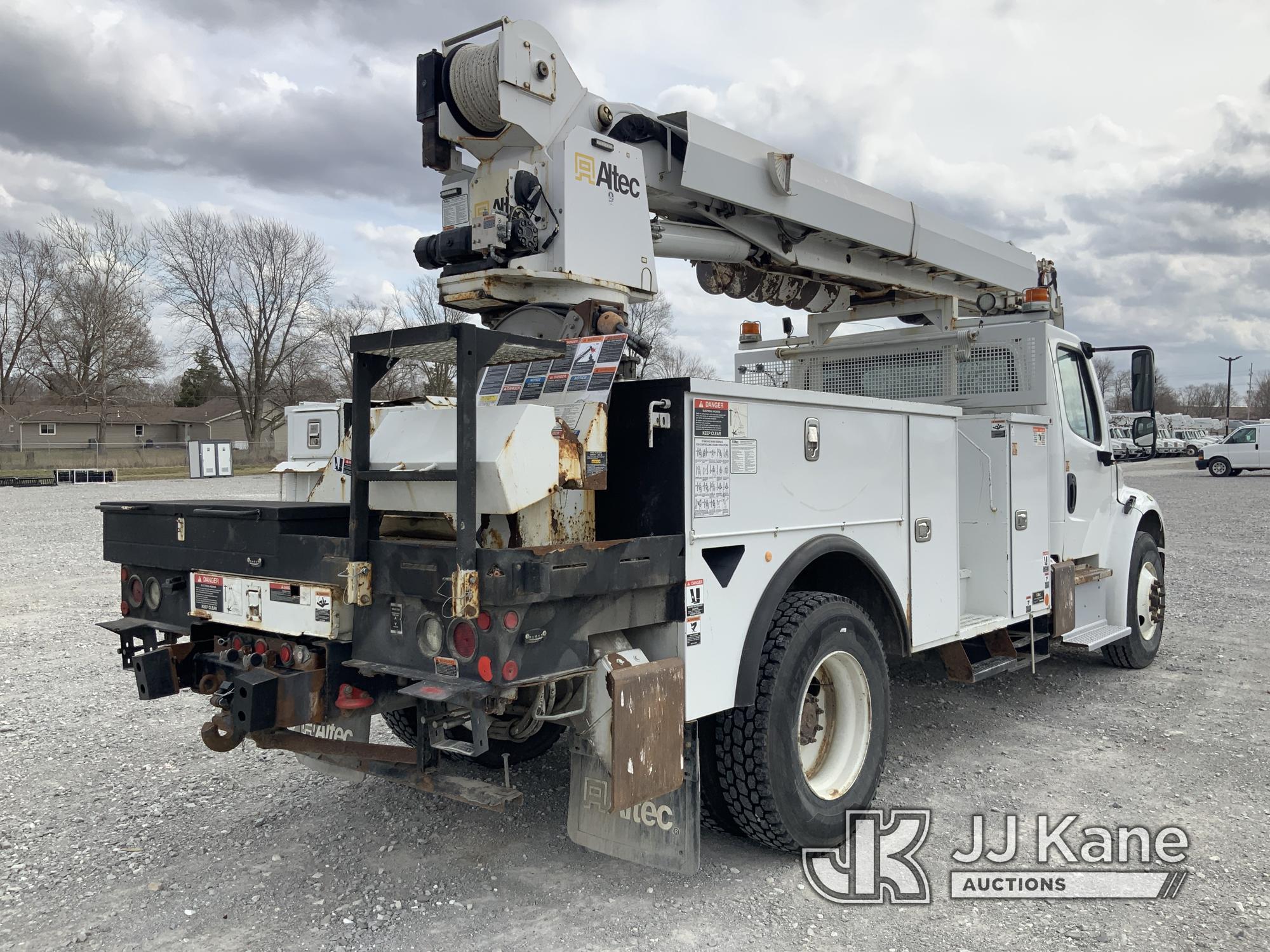 (Hawk Point, MO) Altec DM47B-TR, Digger Derrick rear mounted on 2017 Freightliner M2 106 Utility Tru