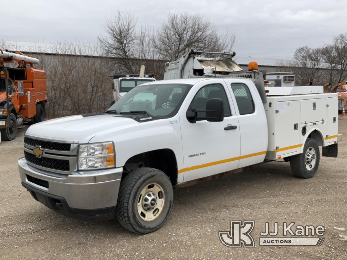 (Des Moines, IA) 2013 Chevrolet Silverado 2500HD 4x4 Extended-Cab Pickup Truck Runs & Moves