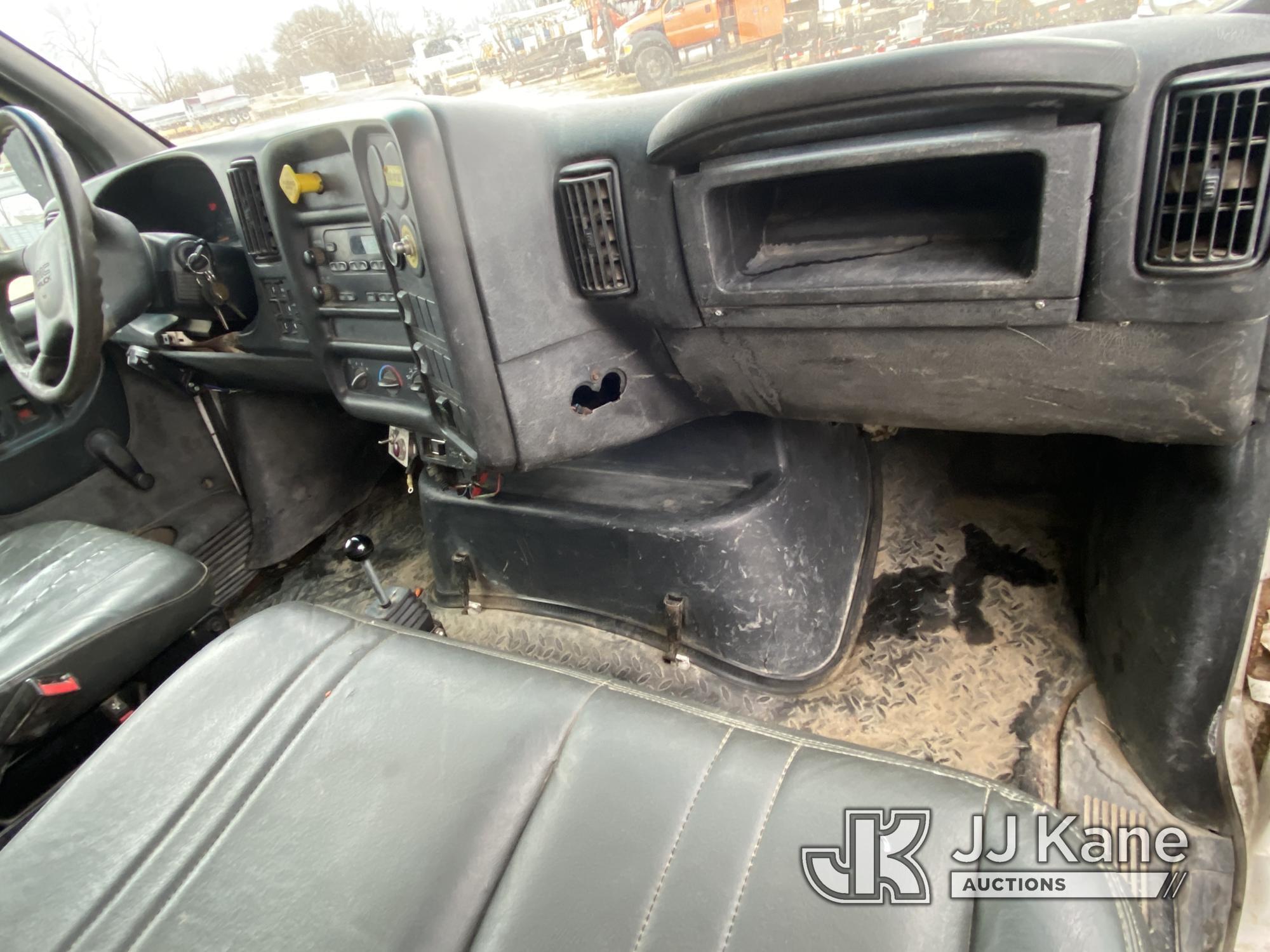 (South Beloit, IL) 2005 GMC C8500 Dump Truck Runs, Moves, Dump Operates. Rust, Body Damage - See Pho