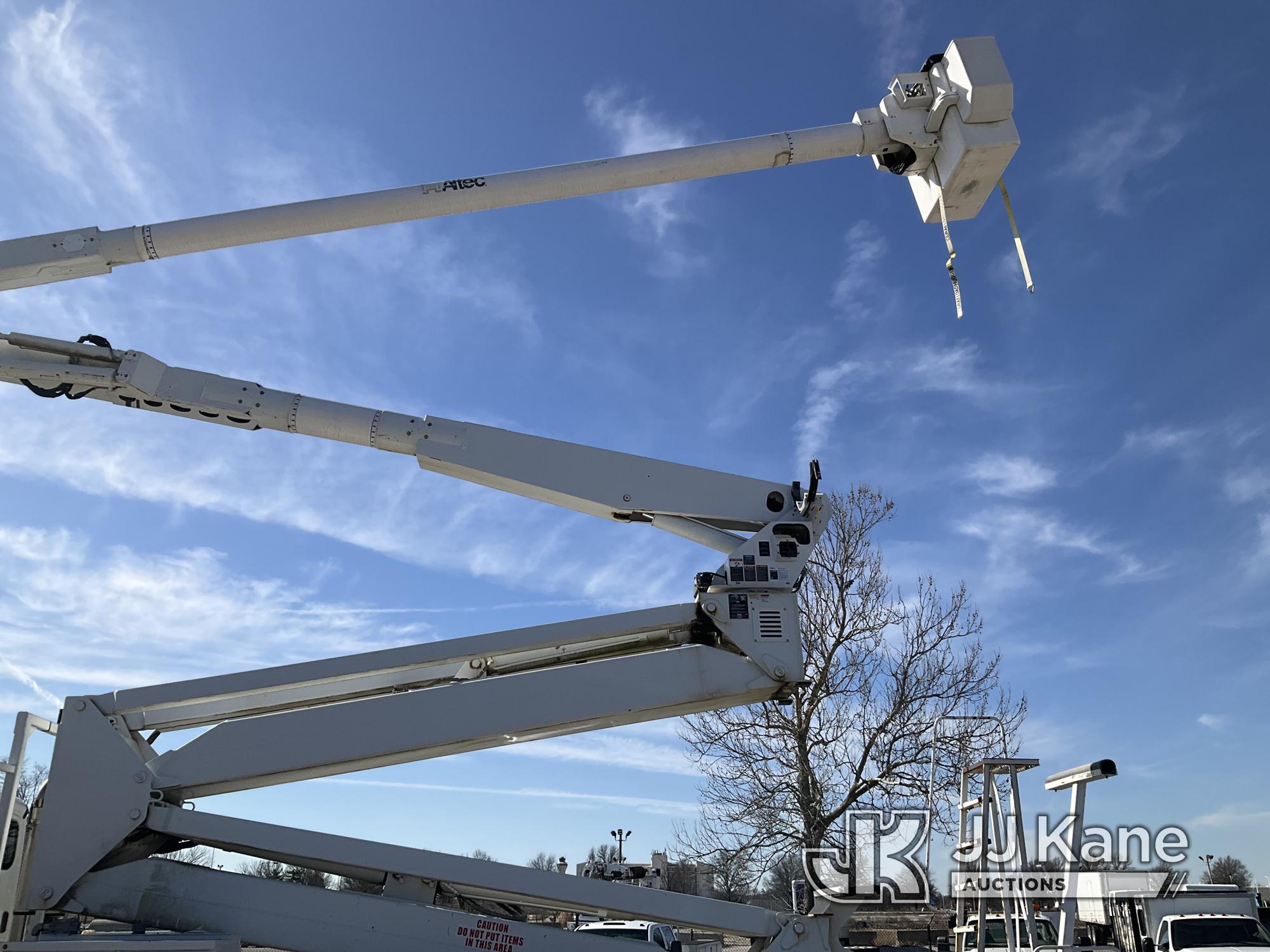 (Kansas City, MO) Altec AM900-E100, Double-Elevator Bucket Truck rear mounted on 2014 Freightliner M