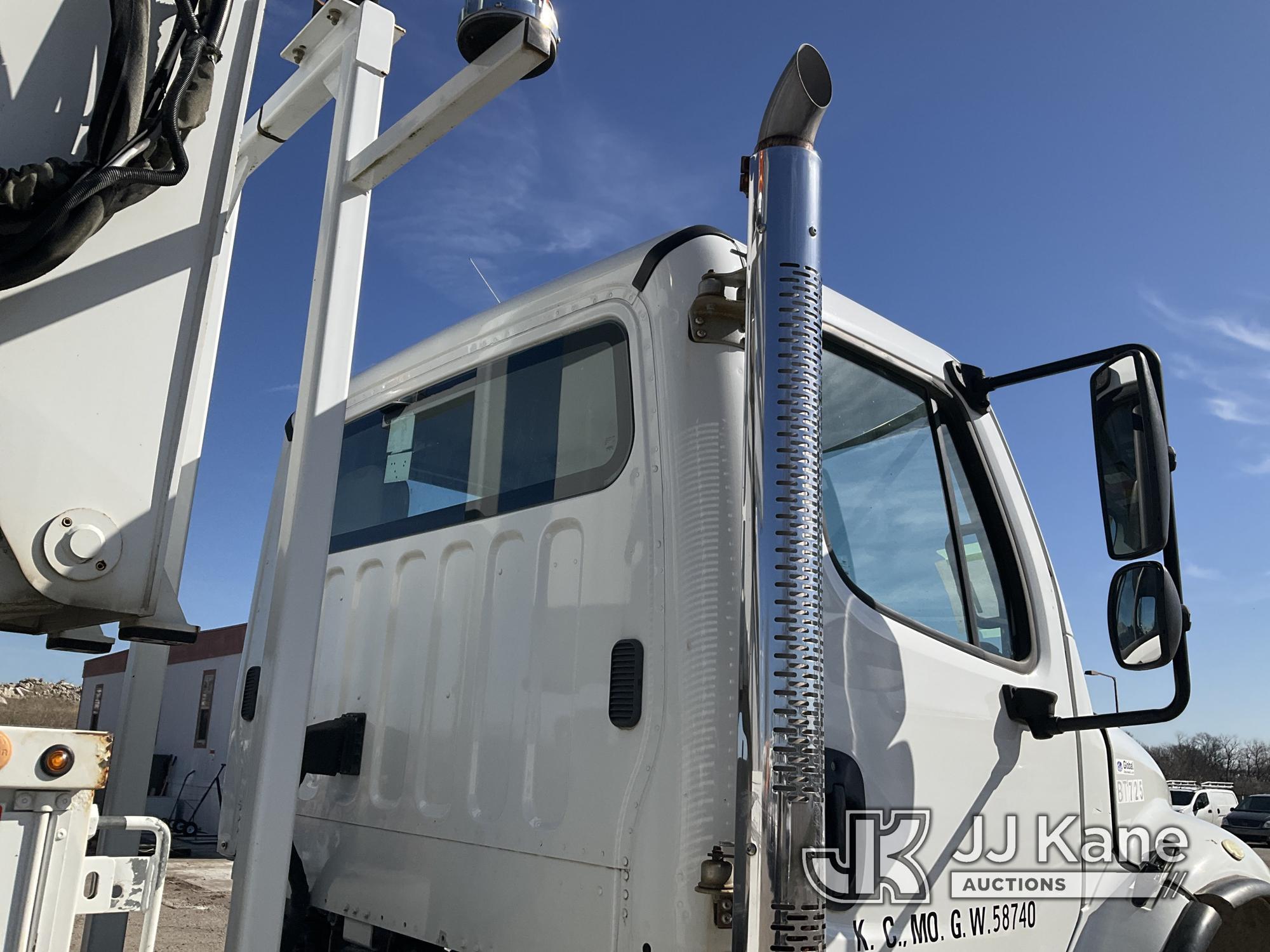 (Kansas City, MO) Altec AM900-E100, Double-Elevator Bucket Truck rear mounted on 2014 Freightliner M