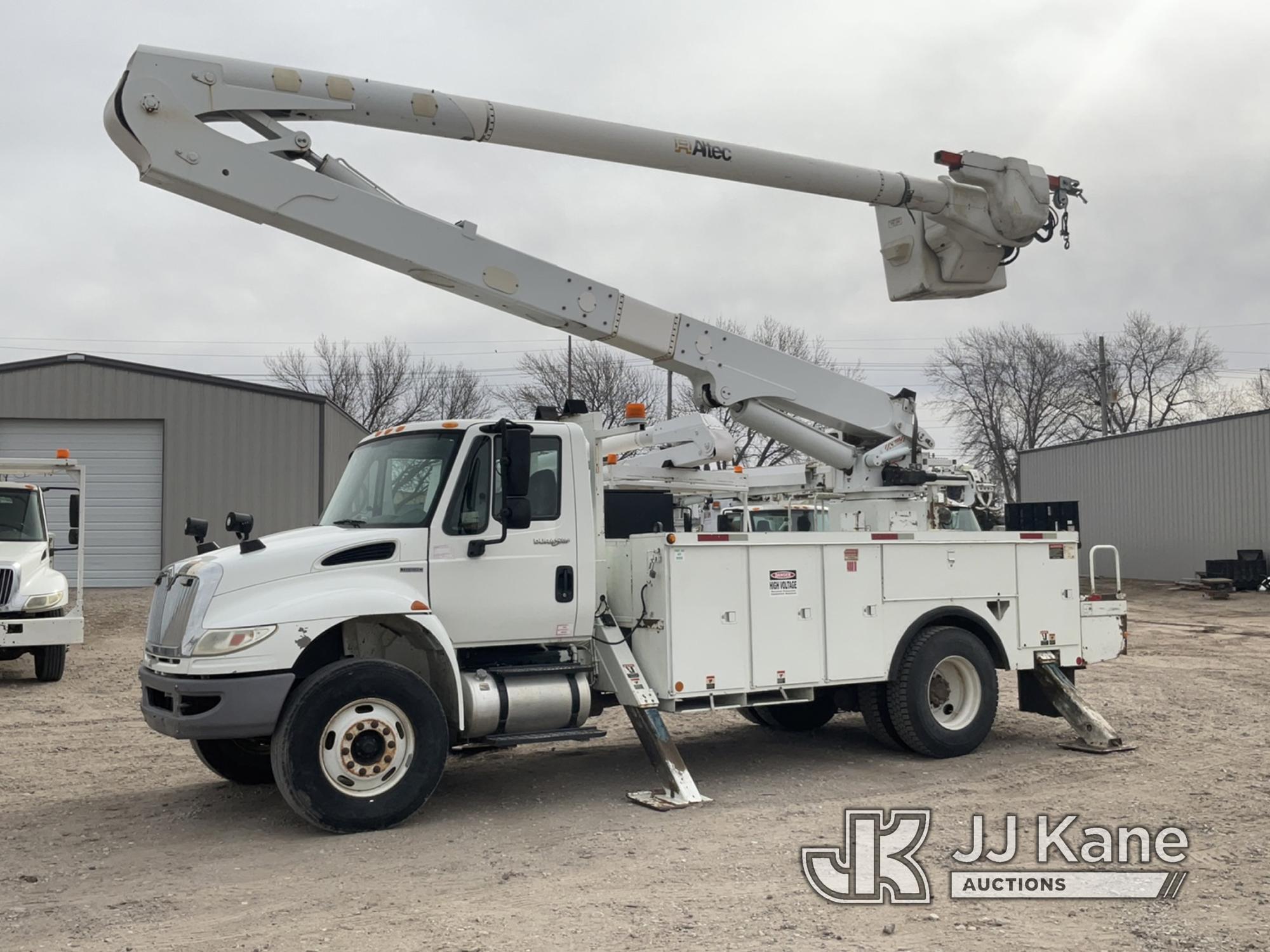 (Grand Island, NE) Altec AA55E, Material Handling Bucket Truck rear mounted on 2010 International 44