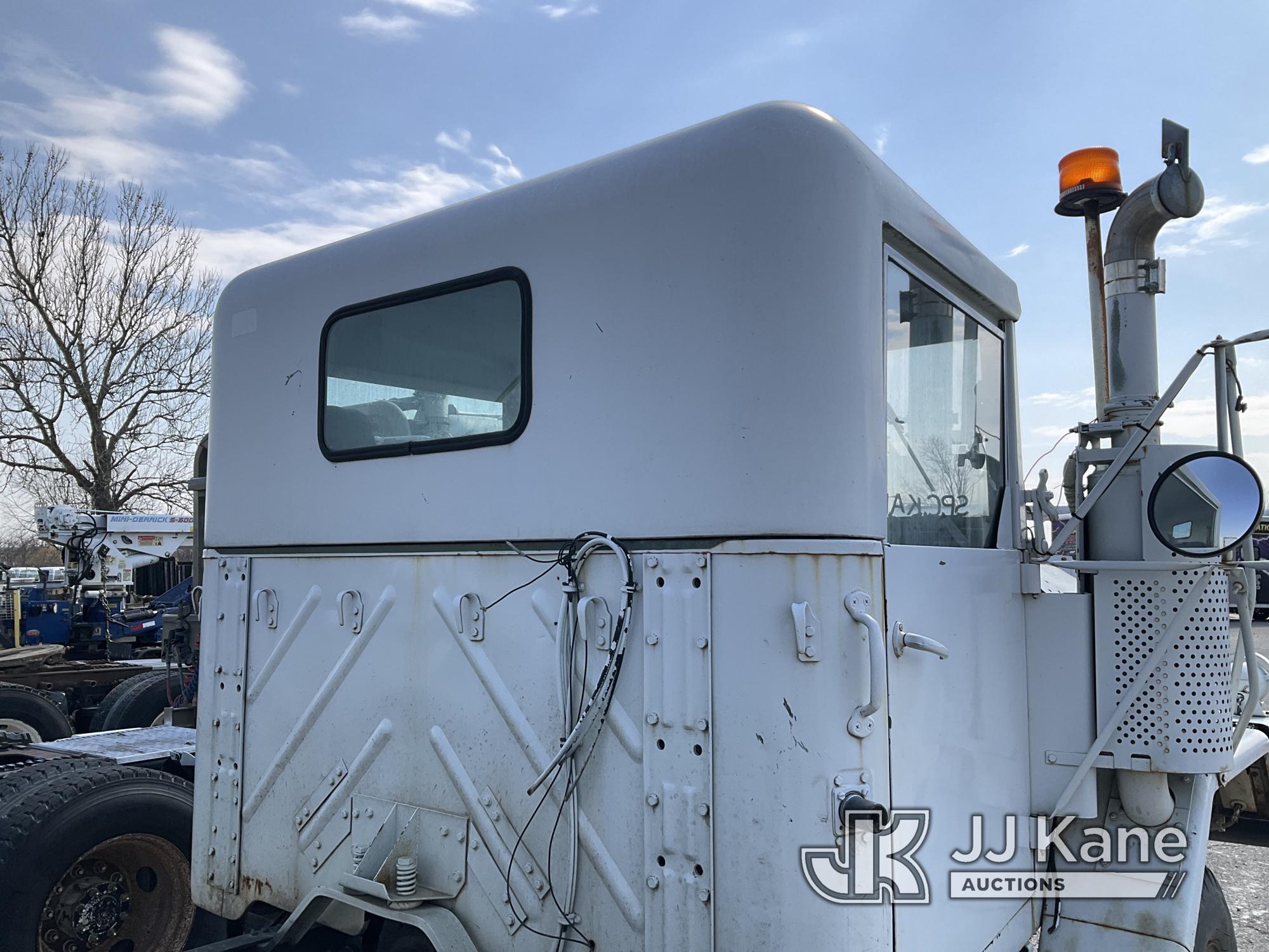 (Kansas City, MO) 1993 AMG Military Truck Runs & Moves