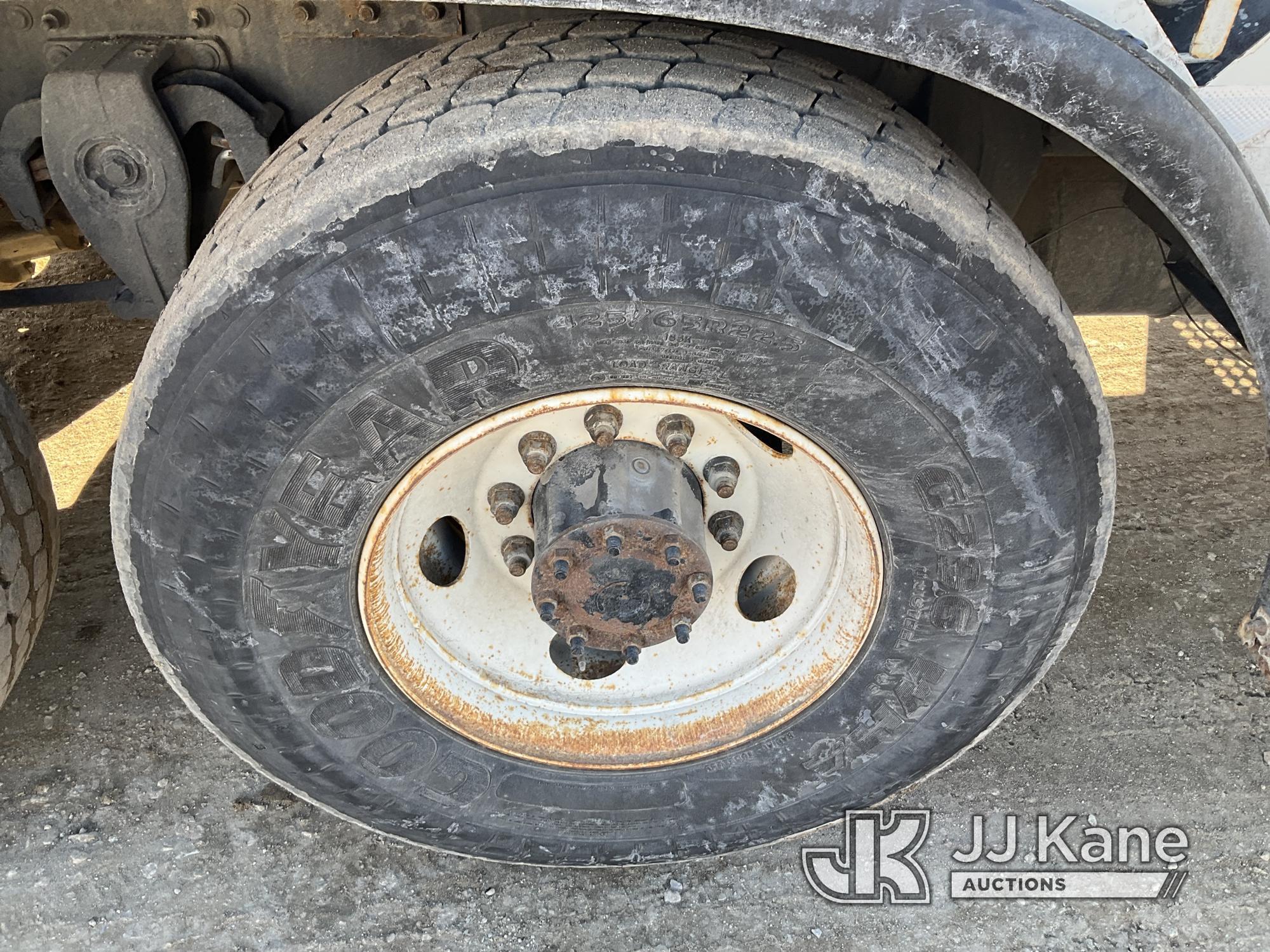 (Des Moines, IA) Altec DM45-BR, Digger Derrick rear mounted on 2014 Freightliner M2 106 T/A Utility