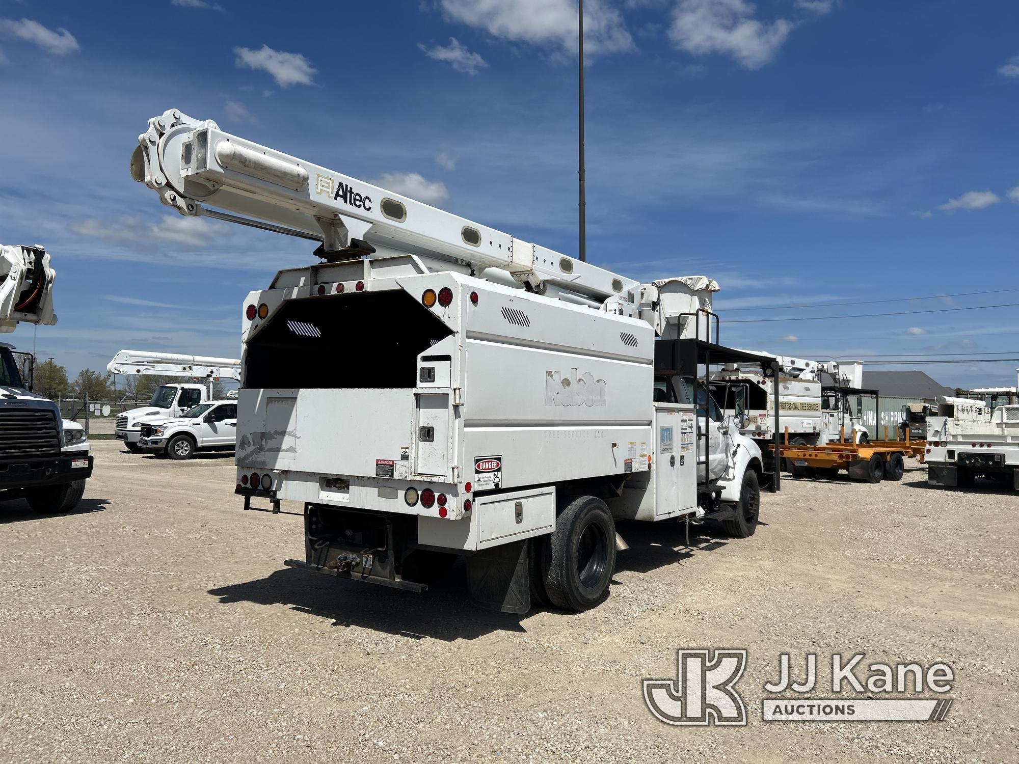 (Waxahachie, TX) Altec LR756, Over-Center Bucket Truck mounted behind cab on 2013 Ford F750 Chipper