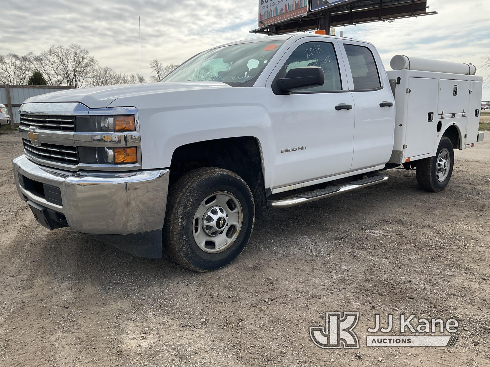 (South Beloit, IL) 2015 Chevrolet Silverado 2500HD Extended-Cab Service Truck Runs & Moves) (Intermi