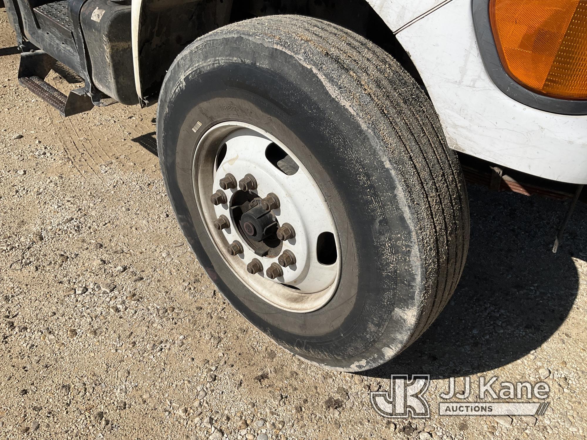 (San Antonio, TX) HiRanger 5FC-55, Bucket Truck mounted behind cab on 2002 Ford F750 Utility Truck R