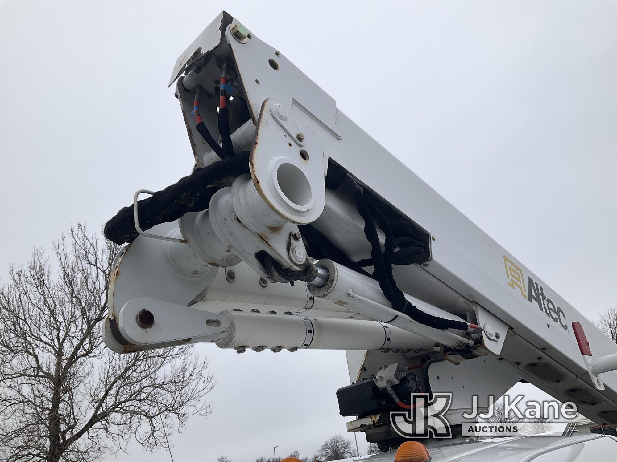 (Kansas City, MO) Altec AT40-MH, Articulating & Telescopic Material Handling Bucket Truck mounted be