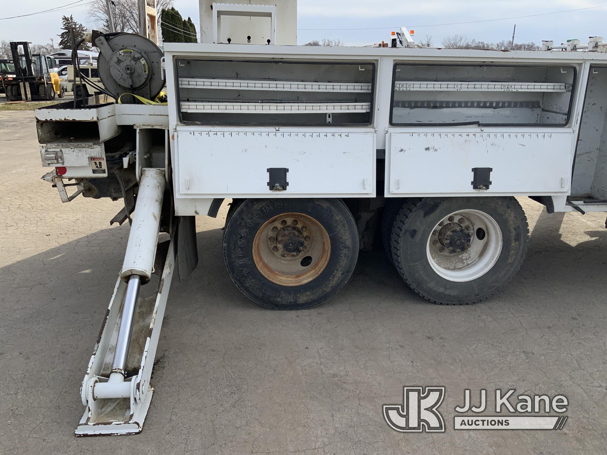 (South Beloit, IL) Altec D3060A-TR, Digger Derrick rear mounted on 2012 International 7400 6x6 Utili