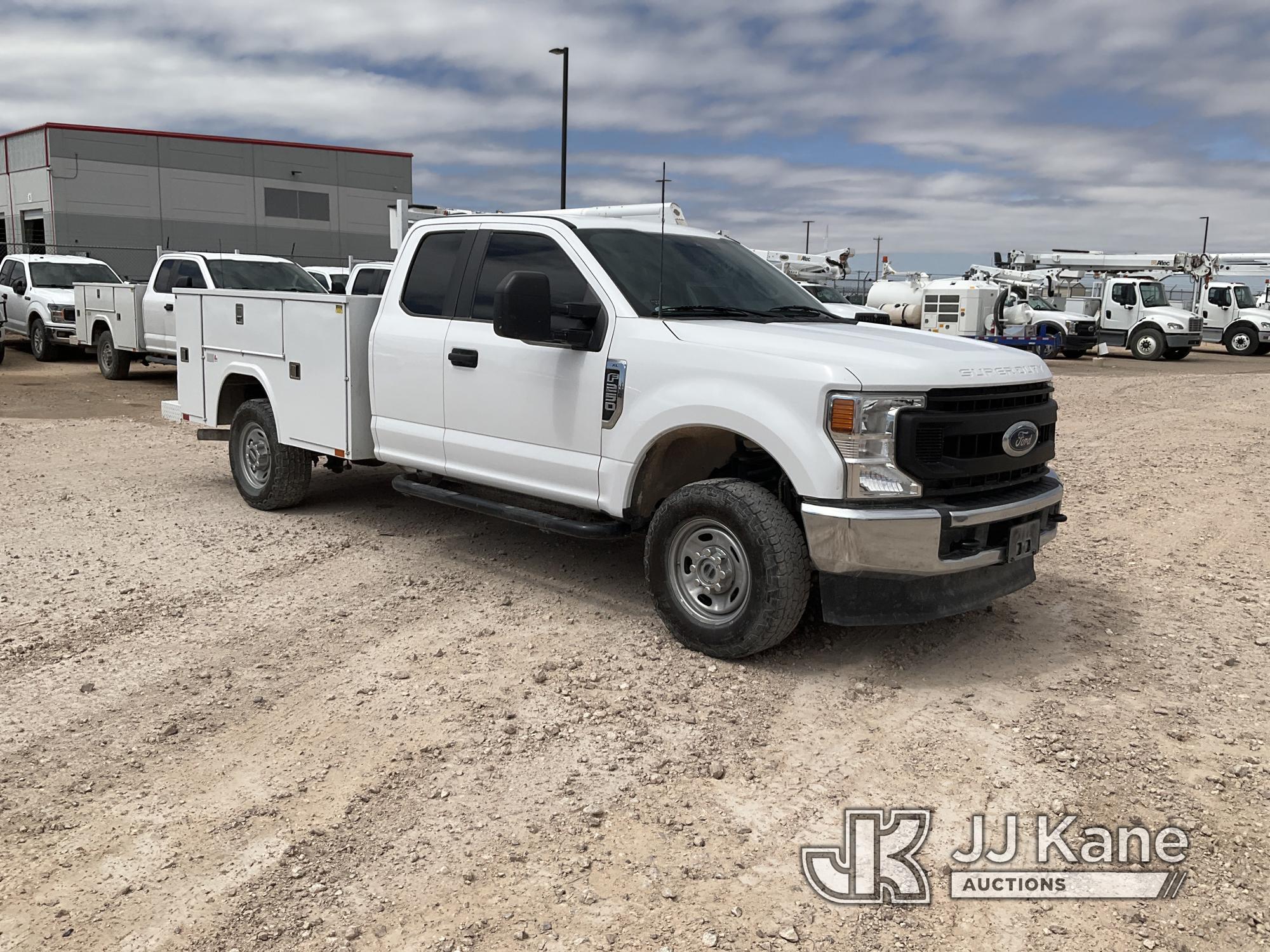 (Odessa, TX) 2021 Ford F250 4x4 Extended-Cab Service Truck Runs & Moves) (Cracked Windshield