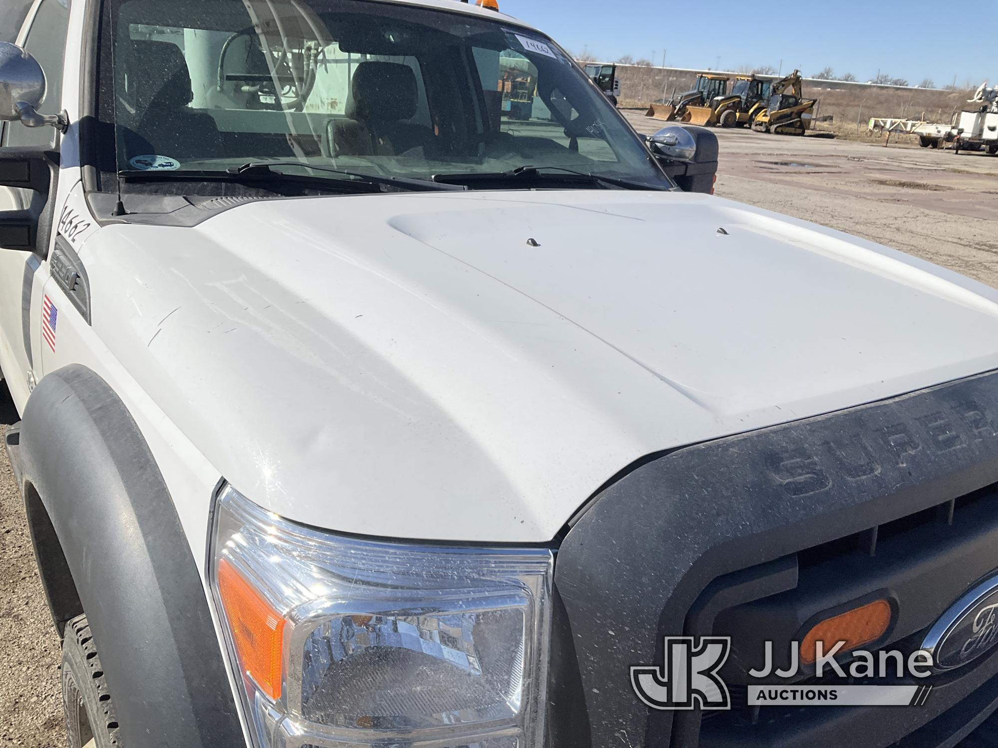 (Kansas City, MO) Altec AT37G, Articulating & Telescopic Bucket mounted behind cab on 2015 Ford F550