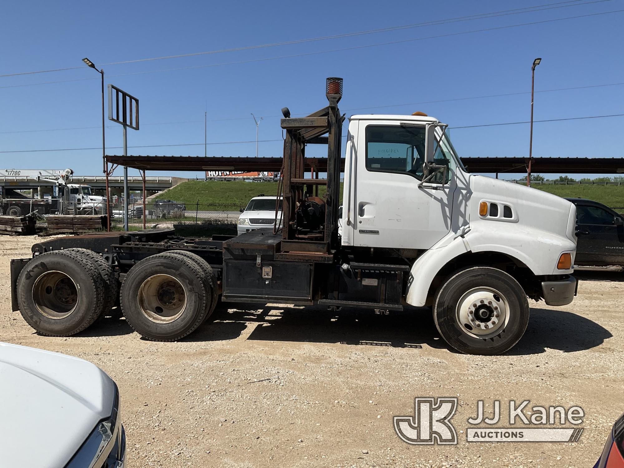 (San Antonio, TX) 2003 Sterling LT9500 Truck Tractor Runs & Moves)(Jump to Start