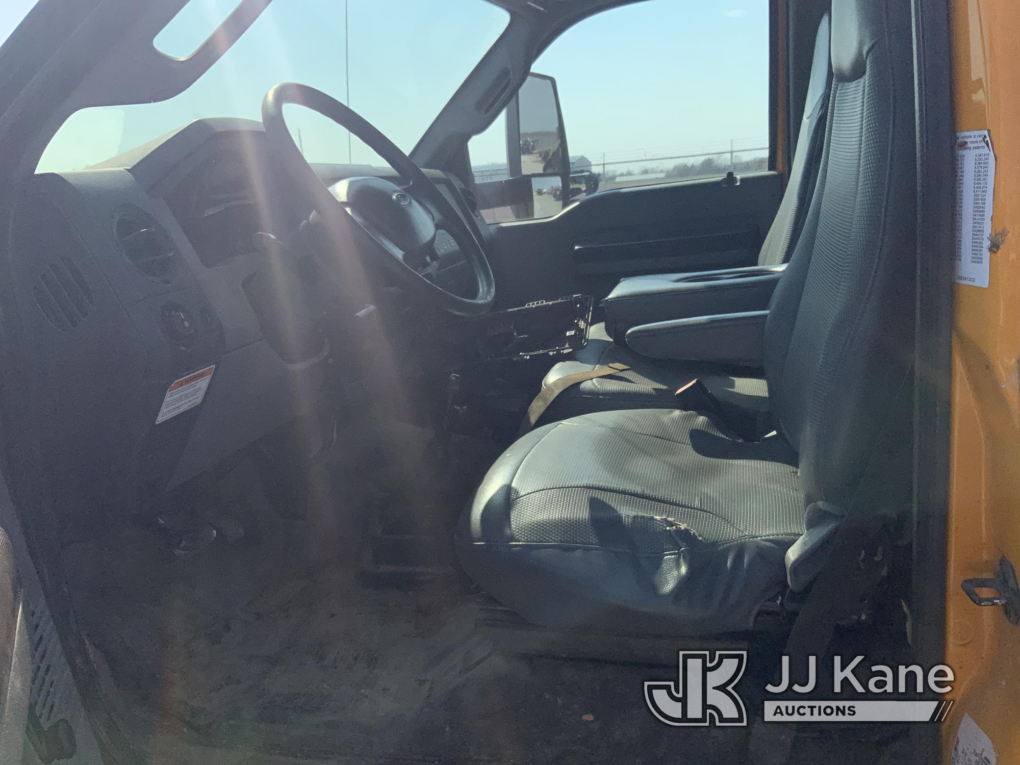 (Hawk Point, MO) 2013 Ford F750 Flatbed Truck Runs & Moves) (Check Engine Light On, Missing Headligh